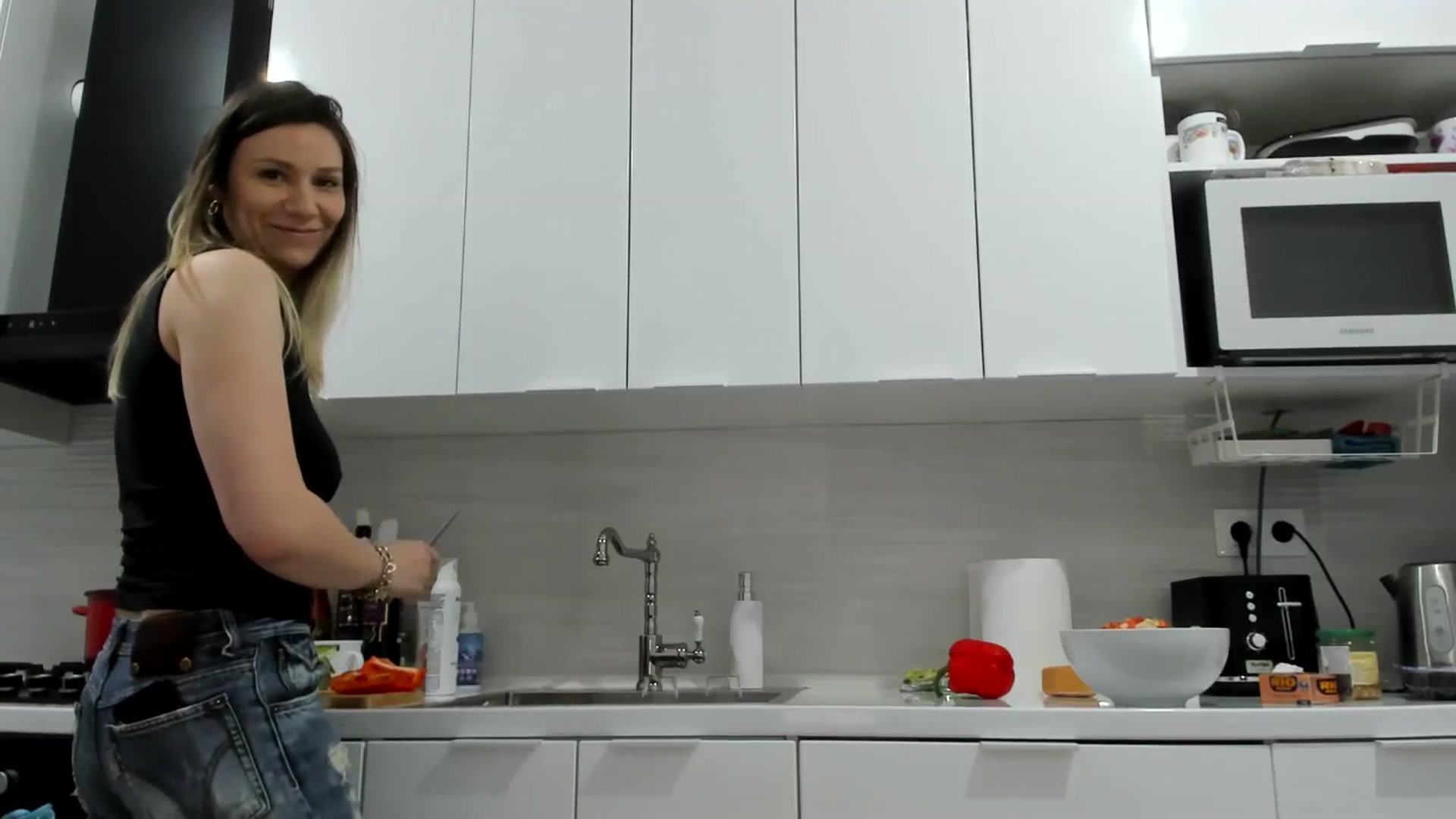Gallery image thumbnail from ItsEvie's myfreecams stream on, 02/08/2025, 21:12 image 7 of 20