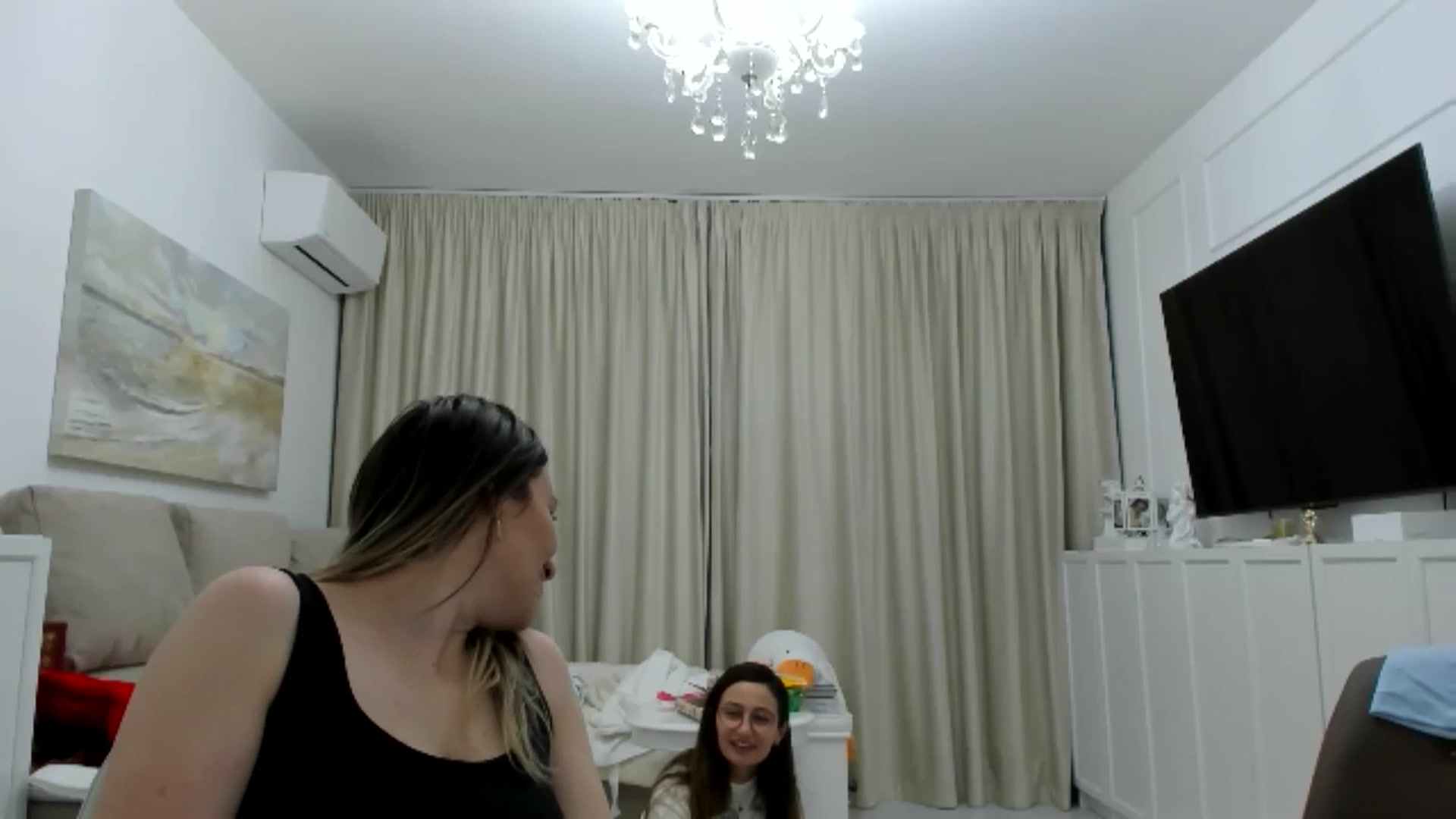 Gallery image thumbnail from ItsEvie's myfreecams stream on, 02/08/2025, 21:54 image 10 of 20
