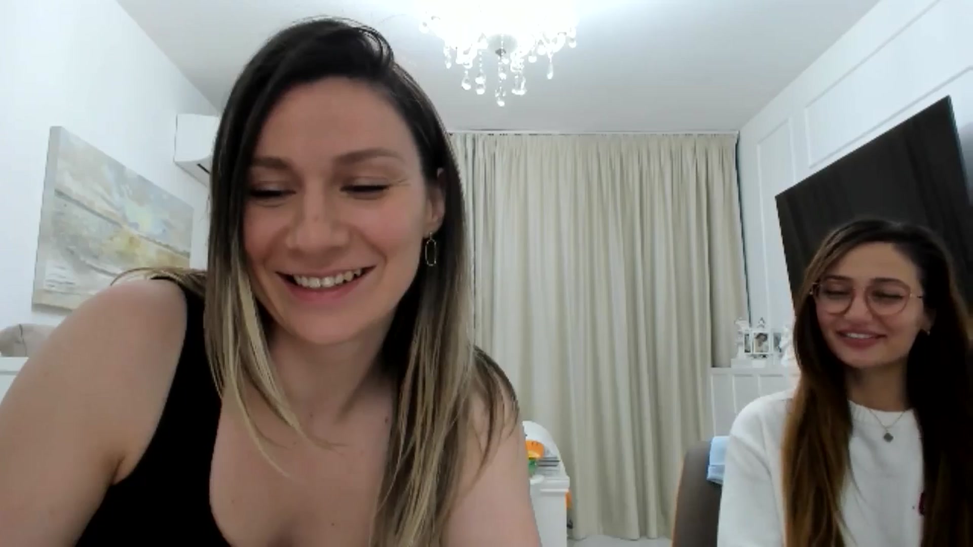 Gallery image thumbnail from ItsEvie's myfreecams stream on, 02/08/2025, 21:54 image 16 of 20