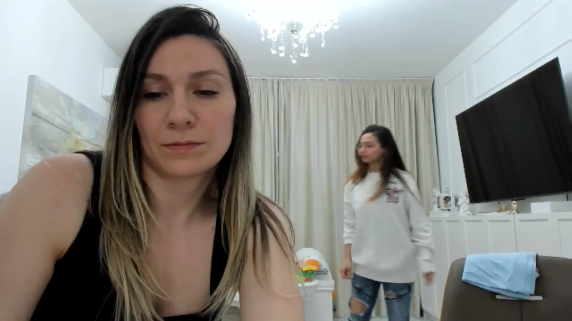 Gallery image thumbnail from ItsEvie's myfreecams stream on, 02/08/2025, 21:54 image 13 of 20