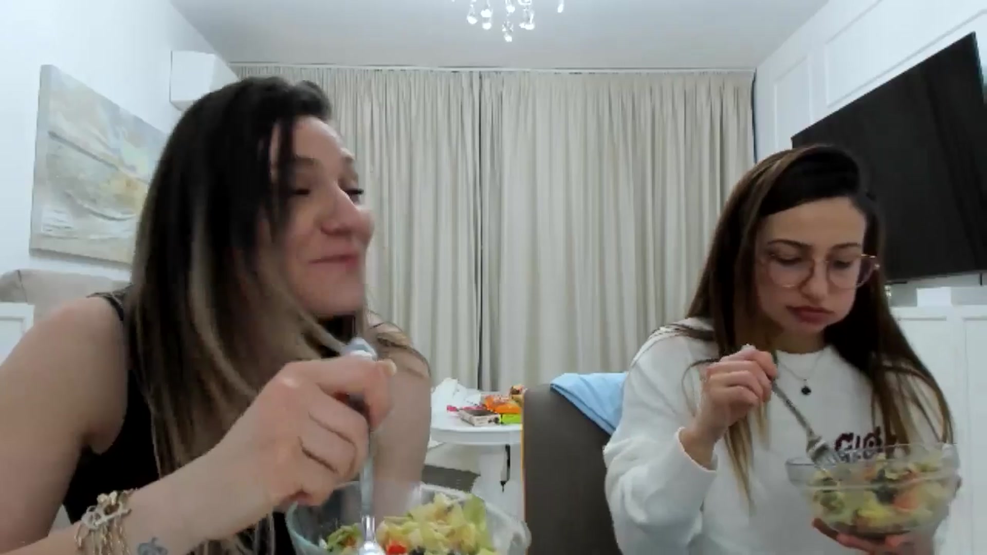 Gallery image thumbnail from ItsEvie's myfreecams stream on, 02/08/2025, 21:54 image 5 of 20