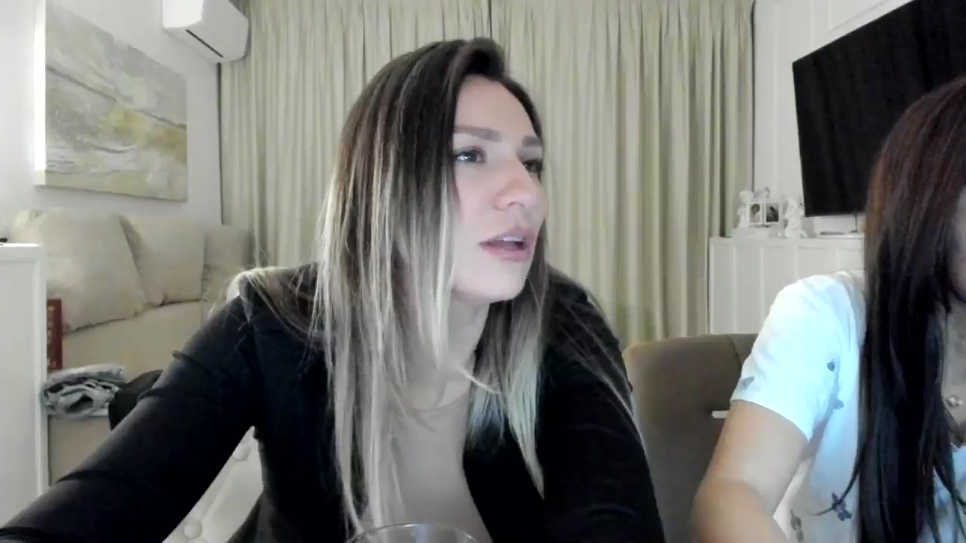 Gallery image thumbnail from ItsEvie's myfreecams stream on, 02/14/2025, 01:31 image 10 of 20