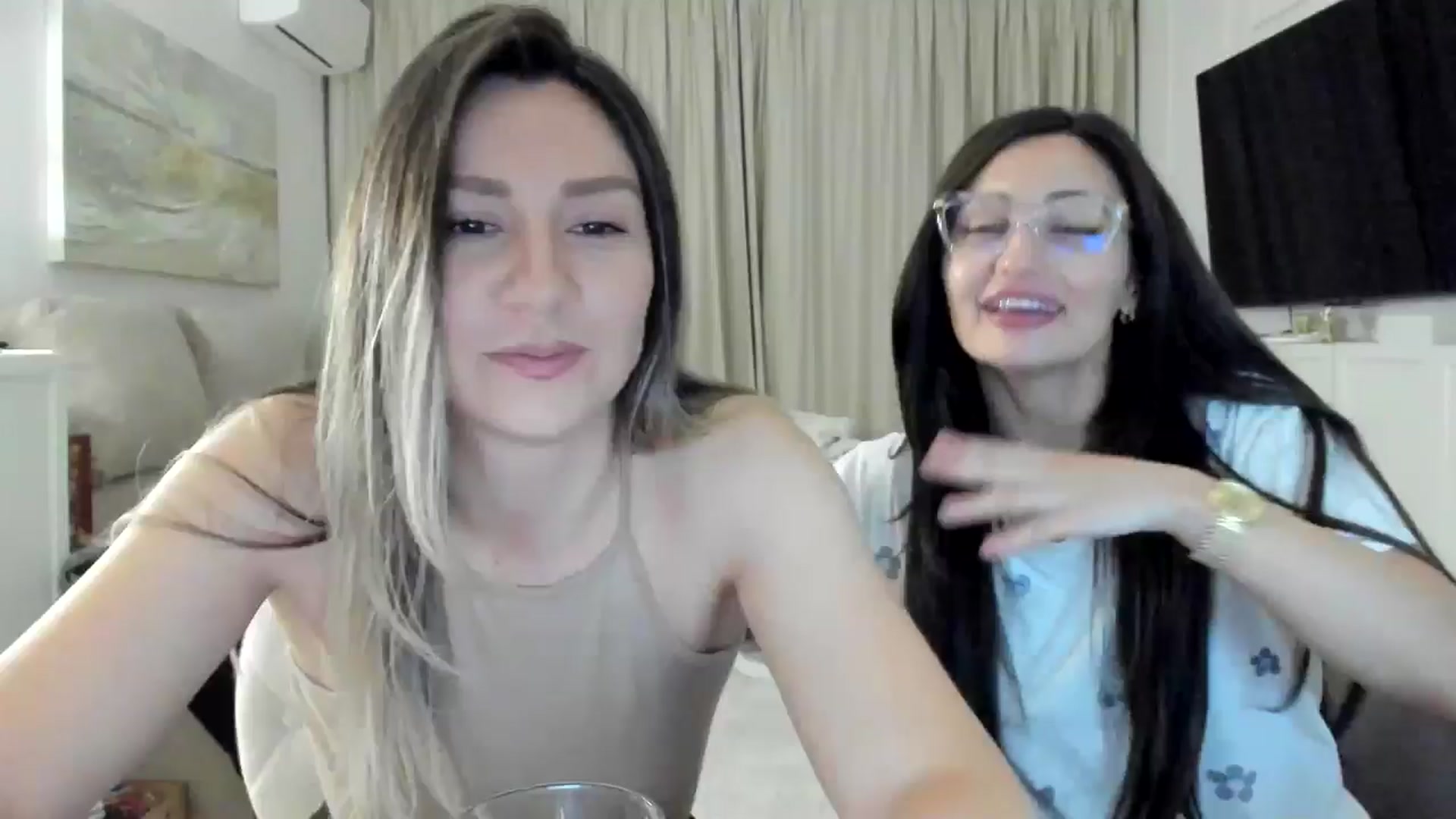Gallery image thumbnail from ItsEvie's myfreecams stream on, 02/14/2025, 01:31 image 16 of 20
