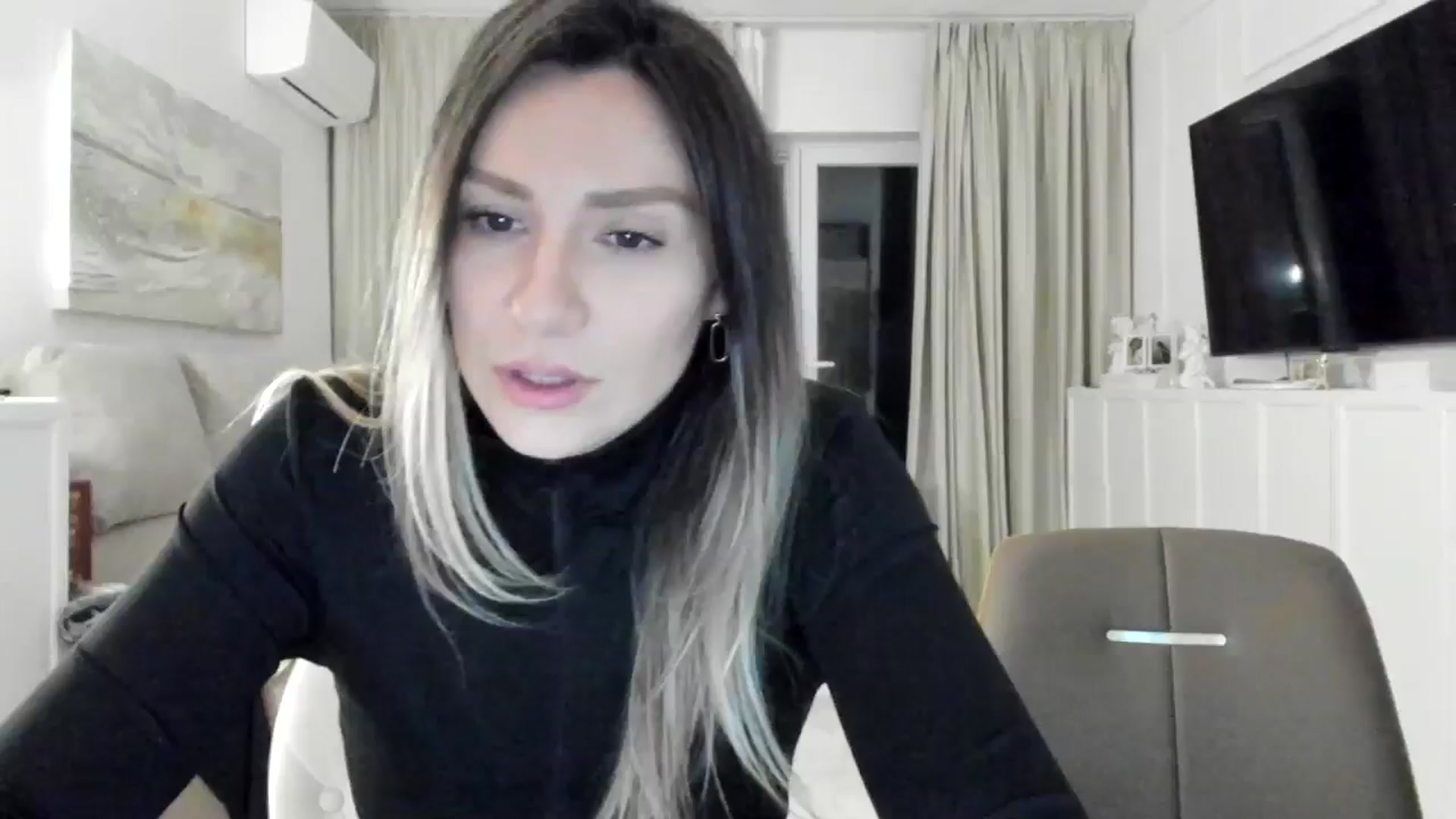 Gallery image thumbnail from ItsEvie's myfreecams stream on, 02/14/2025, 01:31 image 19 of 20