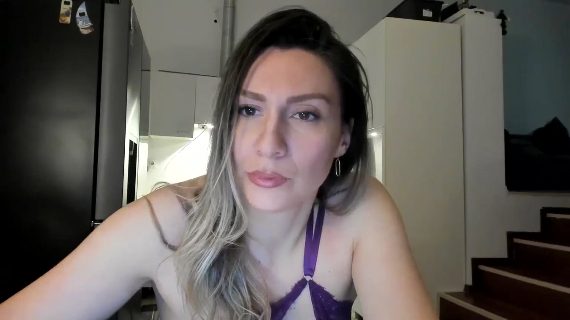 Gallery image thumbnail from ItsEvie's myfreecams stream on, 02/16/2025, 24:23 image 4 of 20