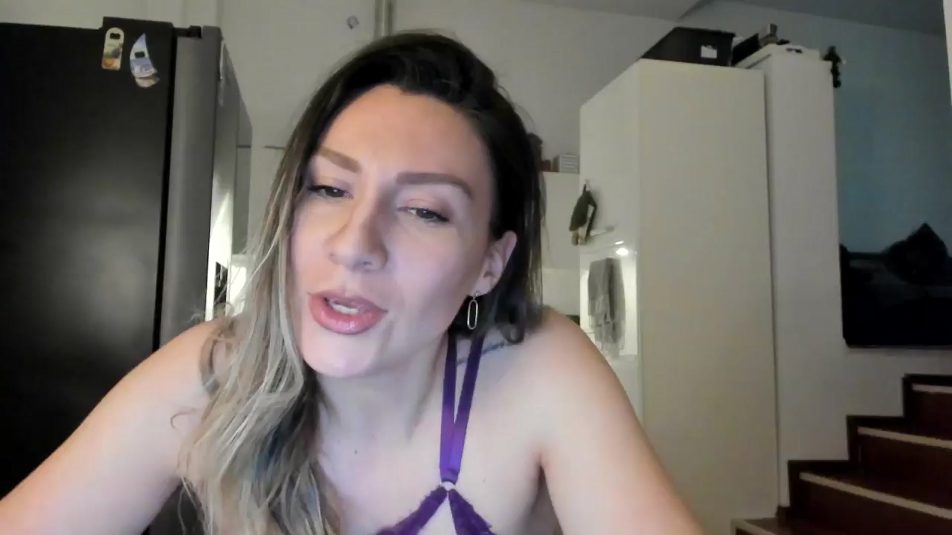 Gallery image thumbnail from ItsEvie's myfreecams stream on, 02/16/2025, 24:23 image 1 of 20