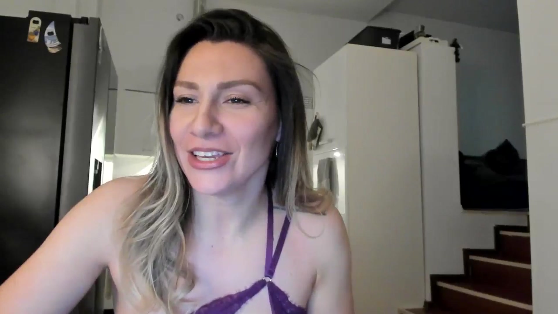 Gallery image thumbnail from ItsEvie's myfreecams stream on, 02/16/2025, 24:23 image 8 of 20