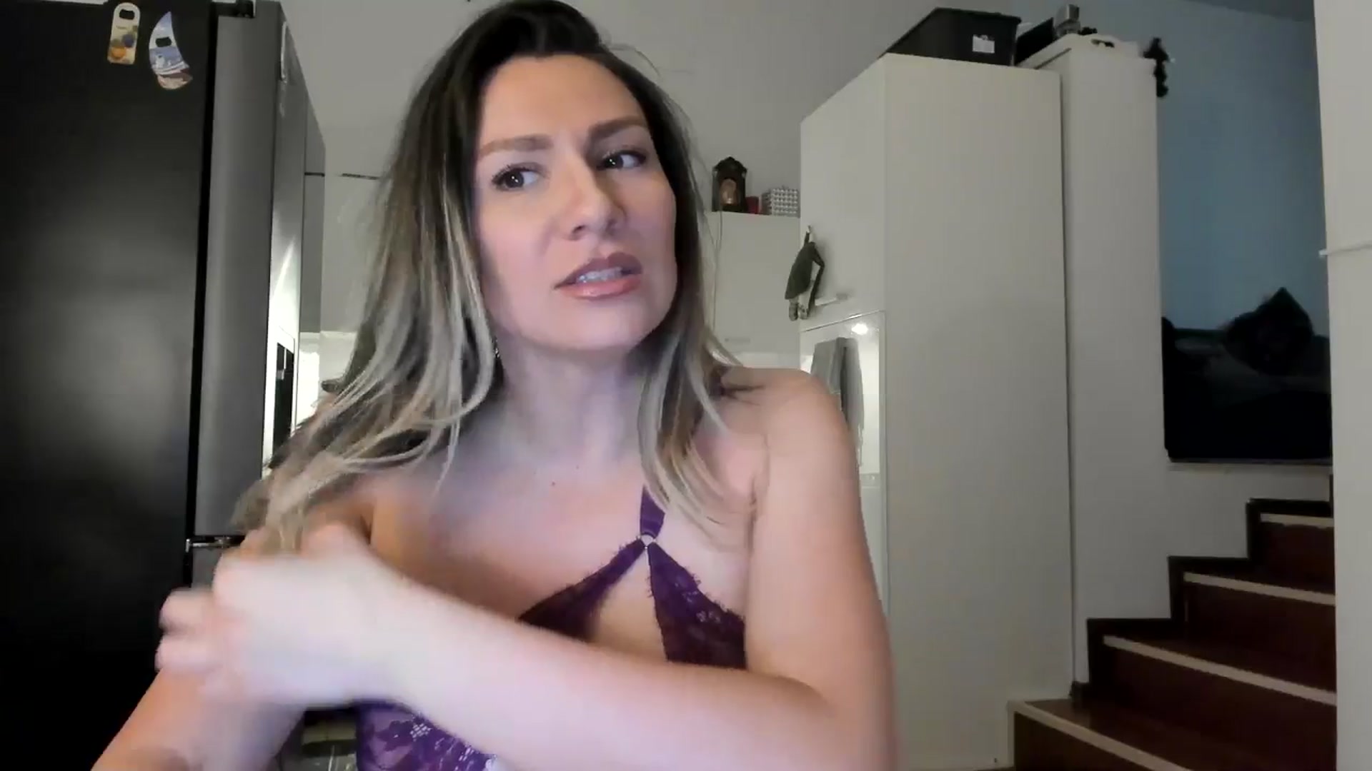 Gallery image thumbnail from ItsEvie's myfreecams stream on, 02/16/2025, 24:23 image 9 of 20