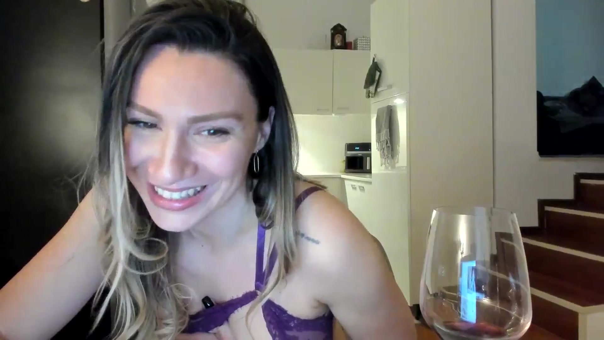 Gallery image thumbnail from ItsEvie's myfreecams stream on, 02/16/2025, 24:55 image 17 of 20