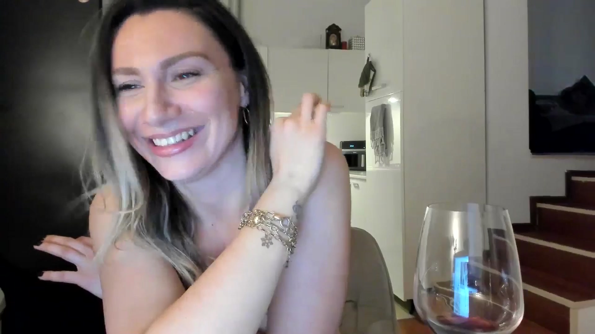 Gallery image thumbnail from ItsEvie's myfreecams stream on, 02/16/2025, 24:55 image 18 of 20