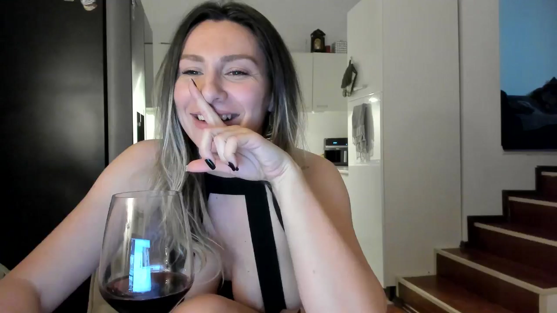 Gallery image thumbnail from ItsEvie's myfreecams stream on, 02/16/2025, 02:52 image 13 of 20