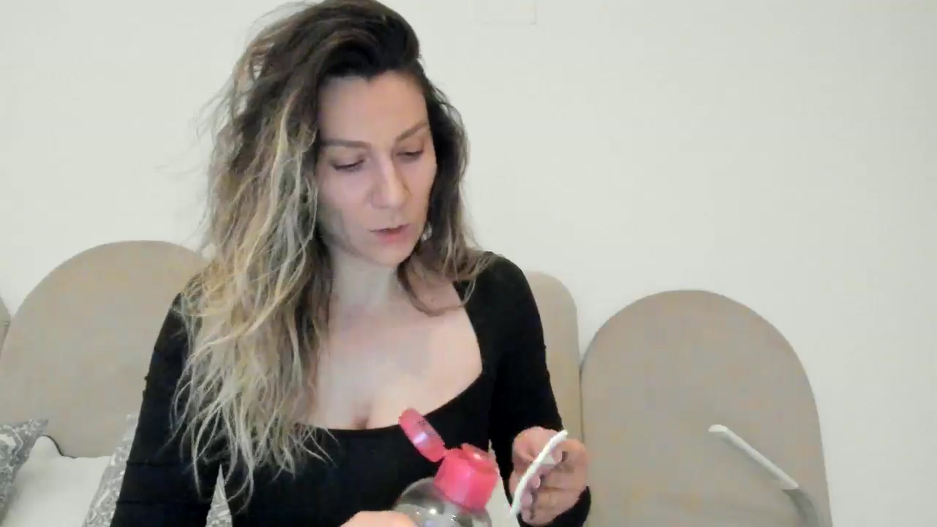 Gallery image thumbnail from ItsEvie's myfreecams stream on, 02/17/2025, 01:51 image 19 of 20