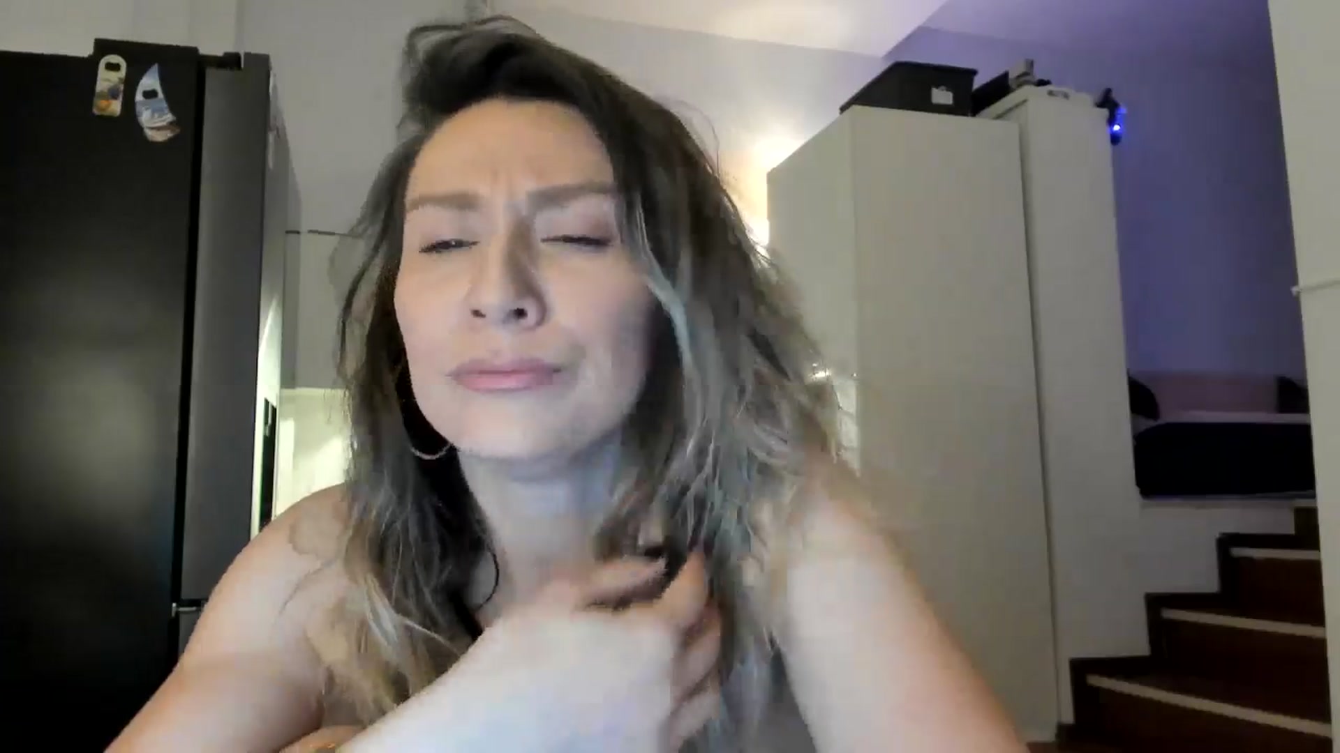 Gallery image thumbnail from ItsEvie's myfreecams stream on, 02/17/2025, 01:51 image 6 of 20