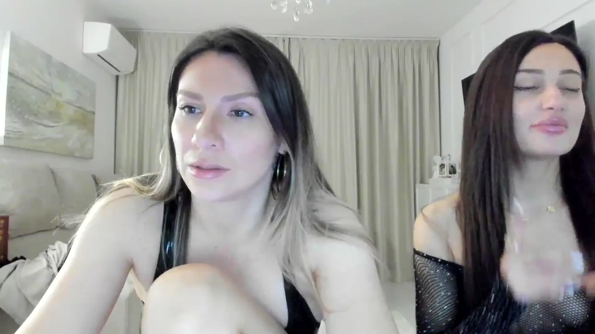 Gallery image thumbnail from ItsEvie's myfreecams stream on, 02/20/2025, 24:41 image 7 of 20