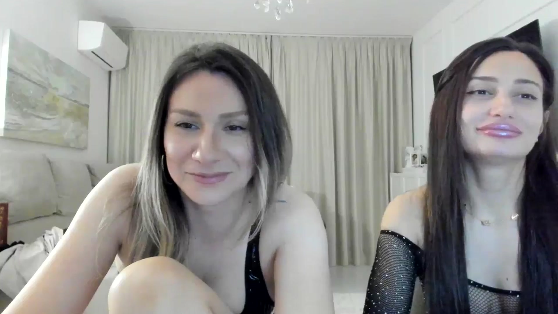 Gallery image thumbnail from ItsEvie's myfreecams stream on, 02/20/2025, 24:41 image 5 of 20