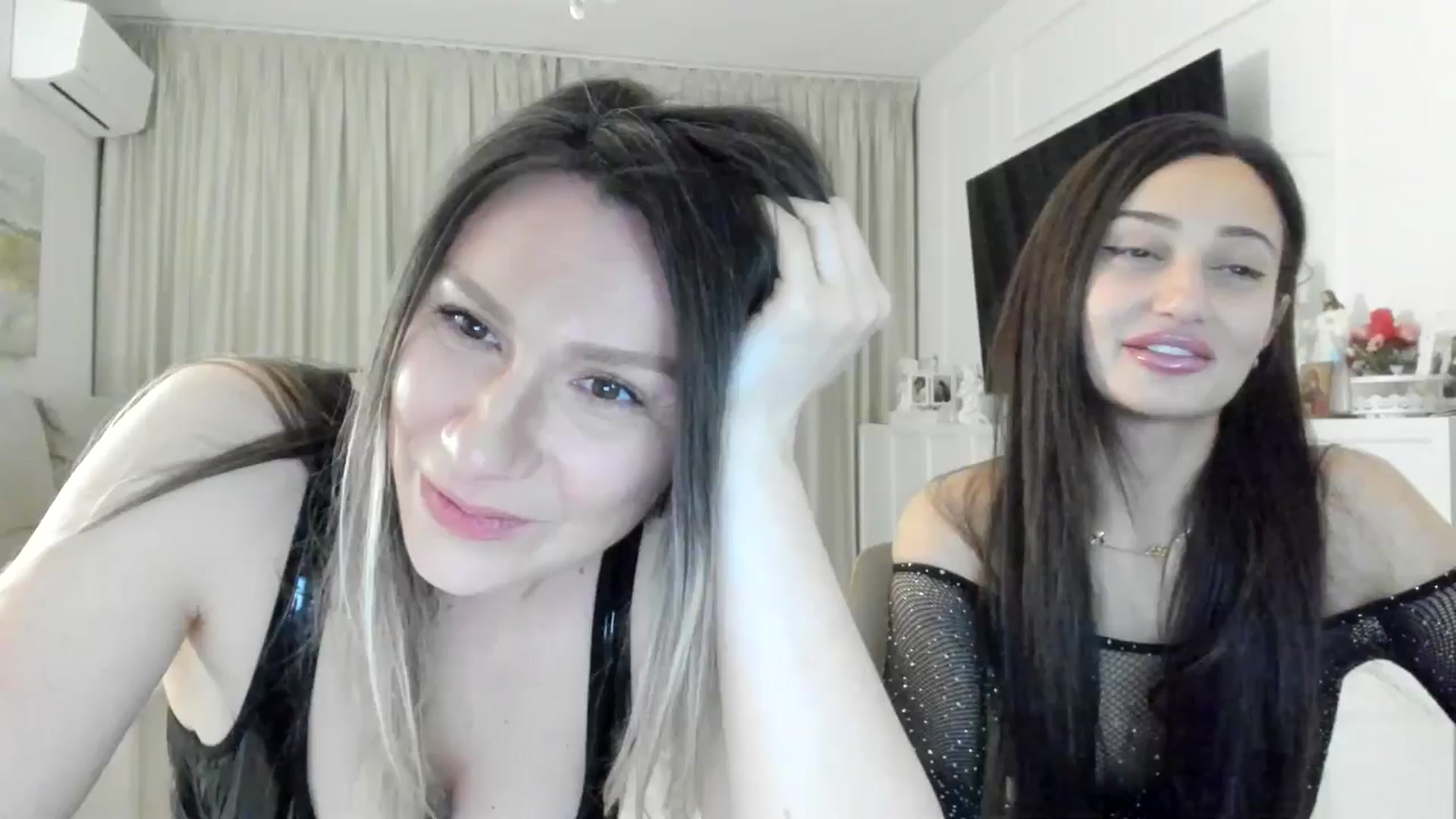 Gallery image thumbnail from ItsEvie's myfreecams stream on, 02/20/2025, 24:41 image 14 of 20