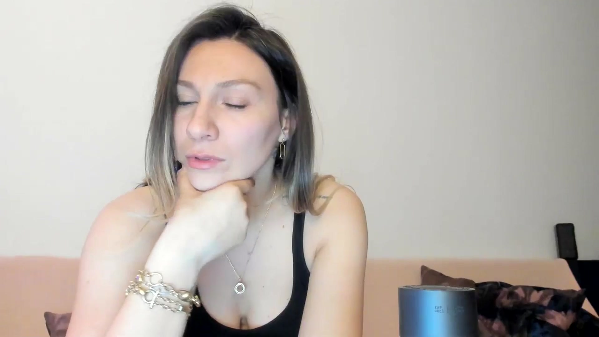 Gallery image thumbnail from ItsEvie's myfreecams stream on, 02/28/2025, 24:53 image 3 of 20