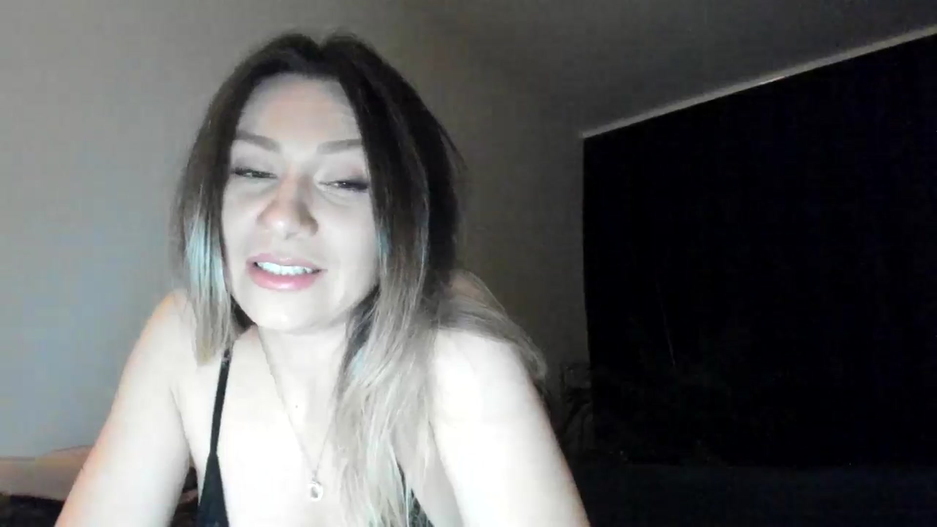 Gallery image thumbnail from ItsEvie's myfreecams stream on, 03/04/2025, 01:59 image 5 of 20