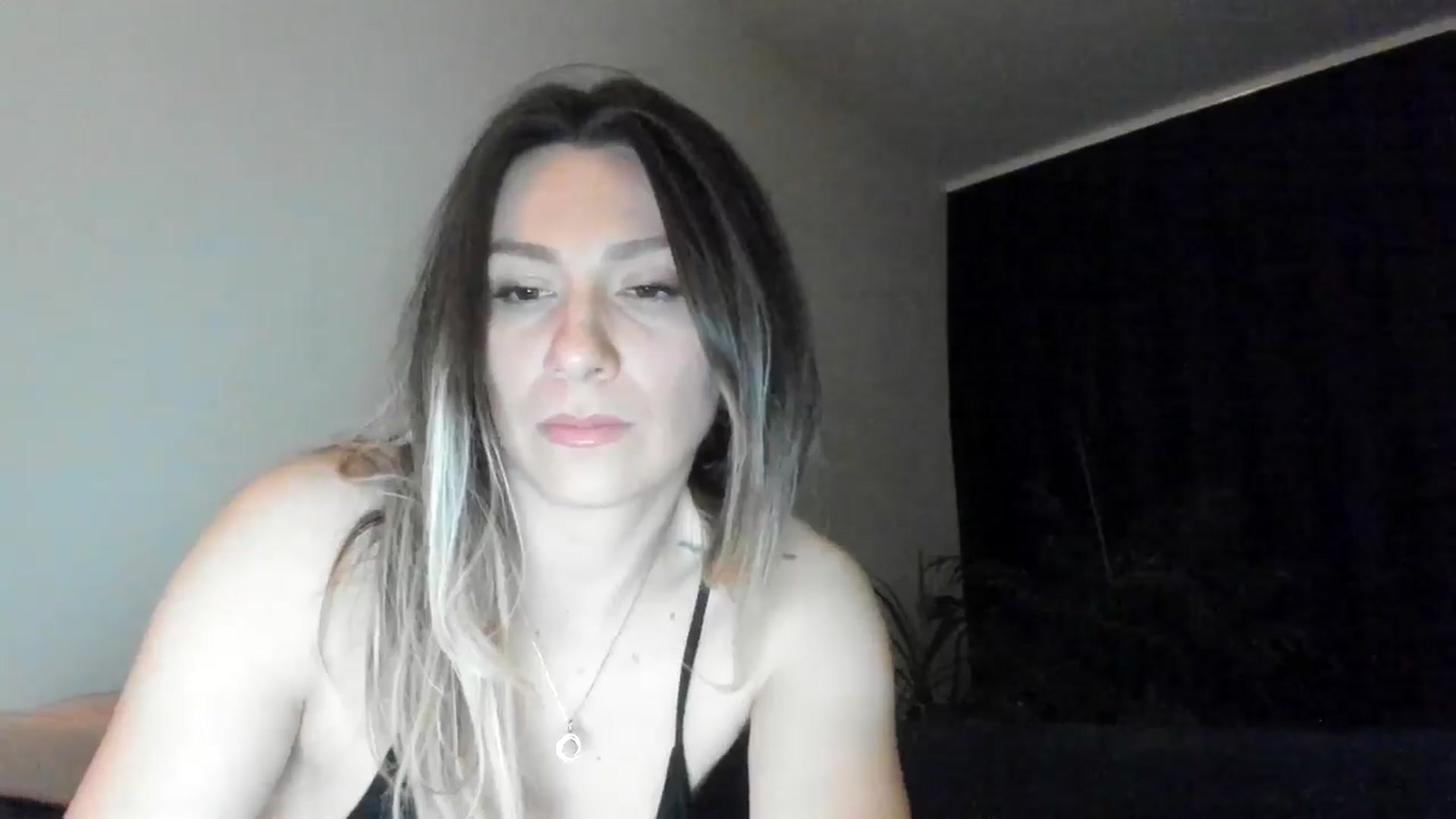 Gallery image thumbnail from ItsEvie's myfreecams stream on, 03/04/2025, 01:59 image 15 of 20