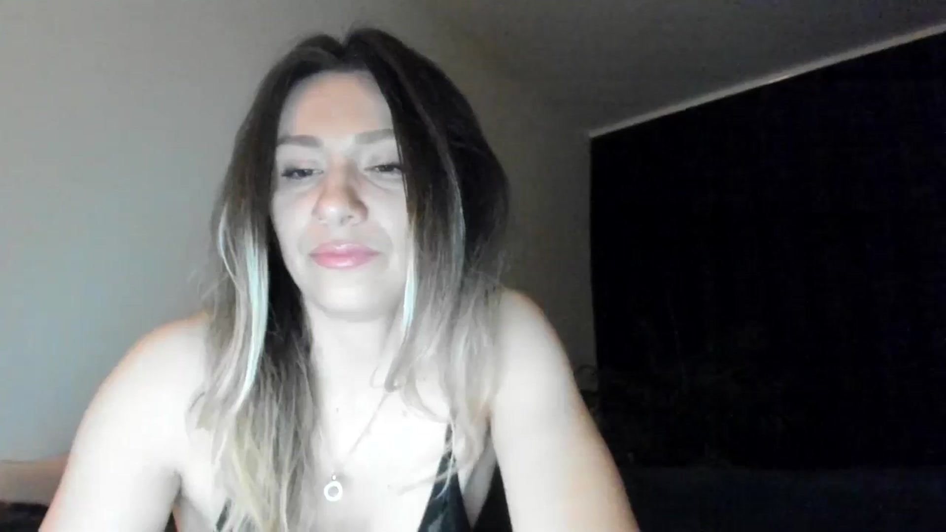 Gallery image thumbnail from ItsEvie's myfreecams stream on, 03/04/2025, 01:59 image 7 of 20