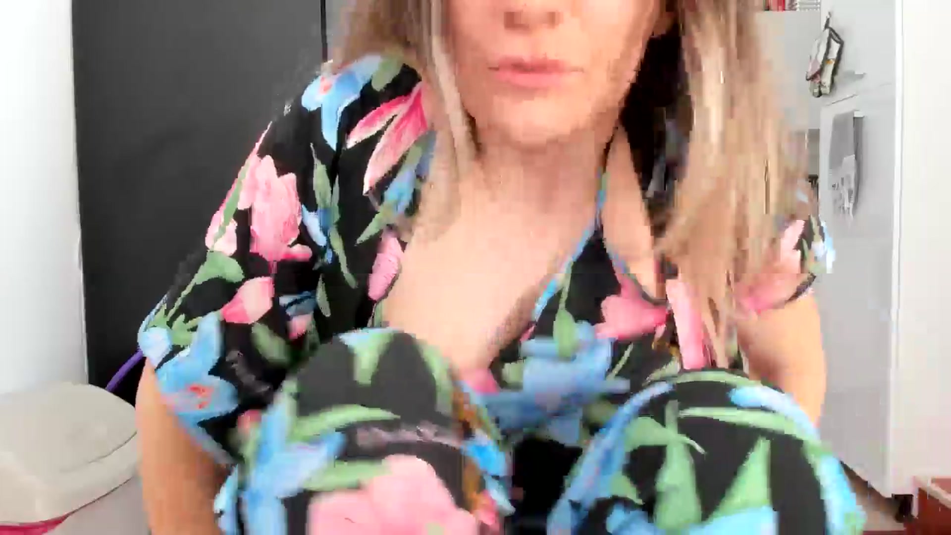 Gallery image thumbnail from ItsEvie's myfreecams stream on, 03/04/2025, 10:08 image 17 of 20