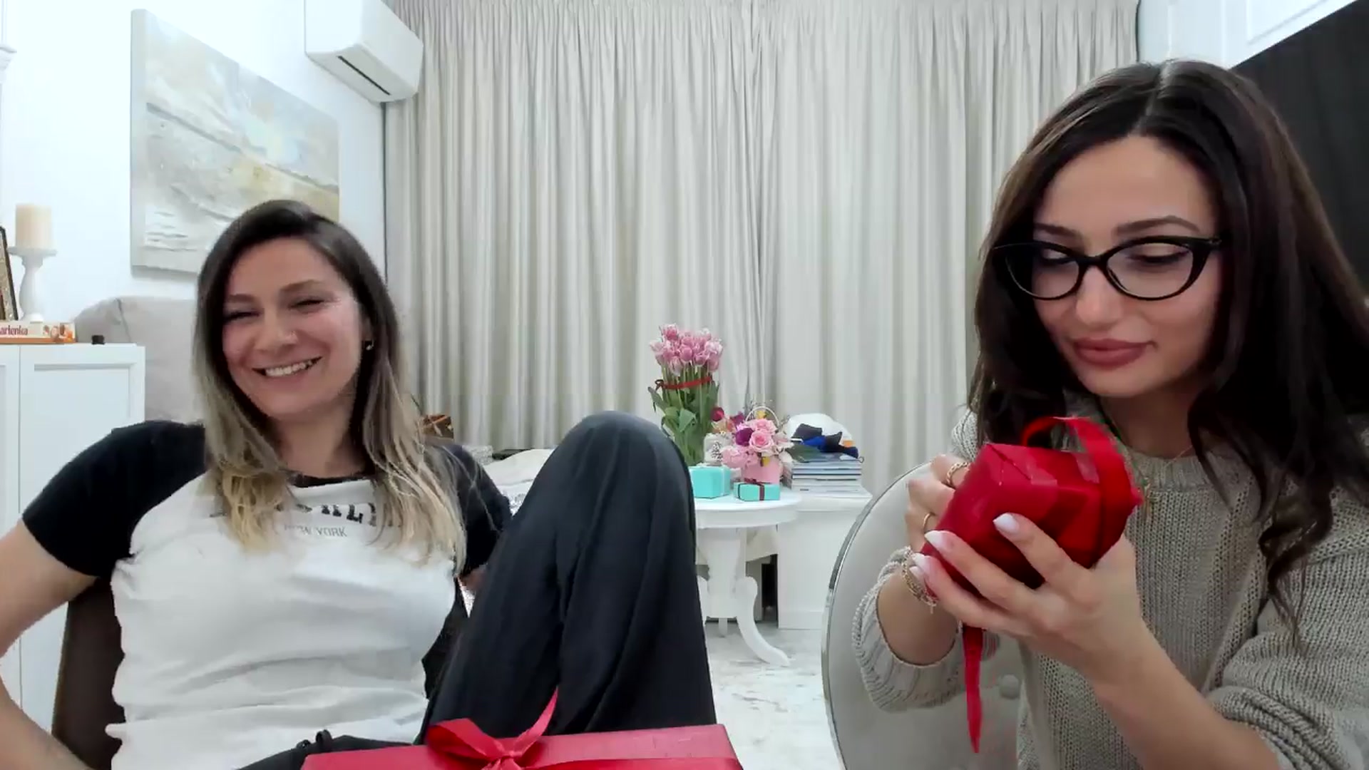 Gallery image thumbnail from ItsEvie's myfreecams stream on, 03/05/2025, 01:18 image 6 of 20