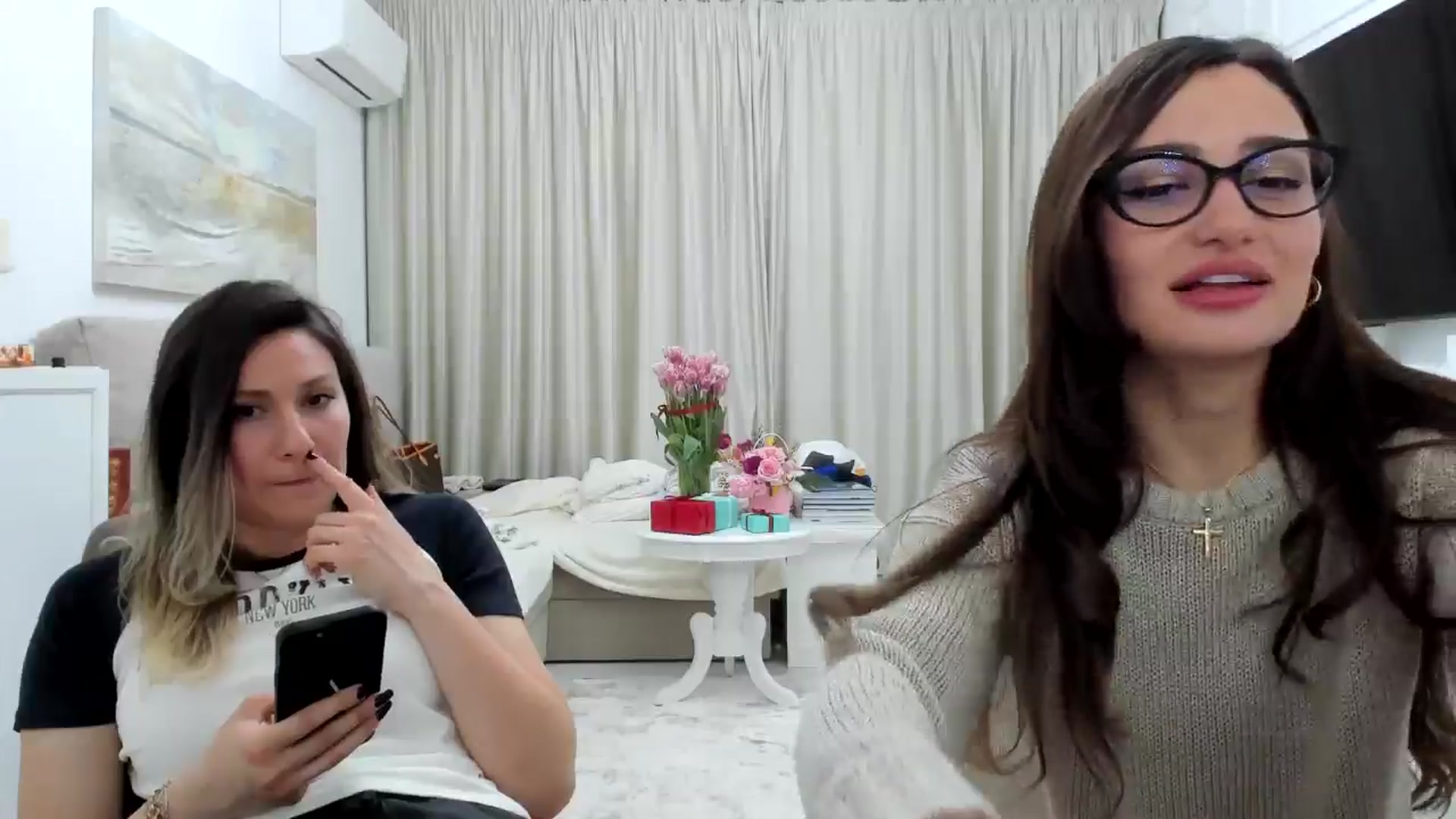 Gallery image thumbnail from ItsEvie's myfreecams stream on, 03/05/2025, 01:18 image 9 of 20