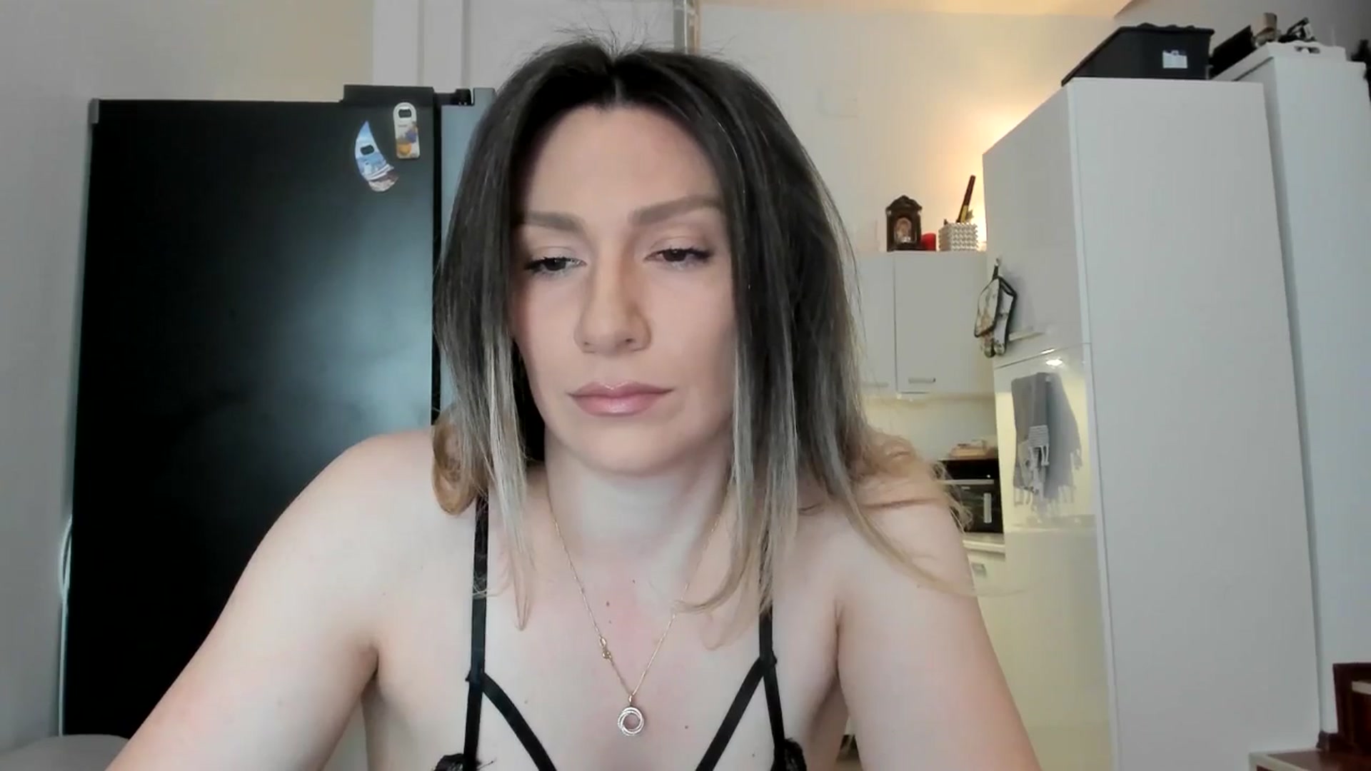 Gallery image thumbnail from ItsEvie's myfreecams stream on, 03/08/2025, 24:01 image 3 of 20