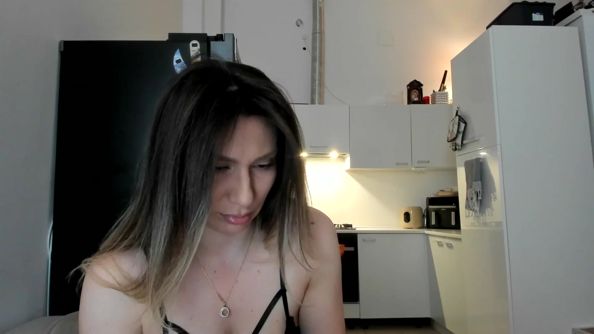 Gallery image thumbnail from ItsEvie's myfreecams stream on, 03/08/2025, 24:01 image 6 of 20