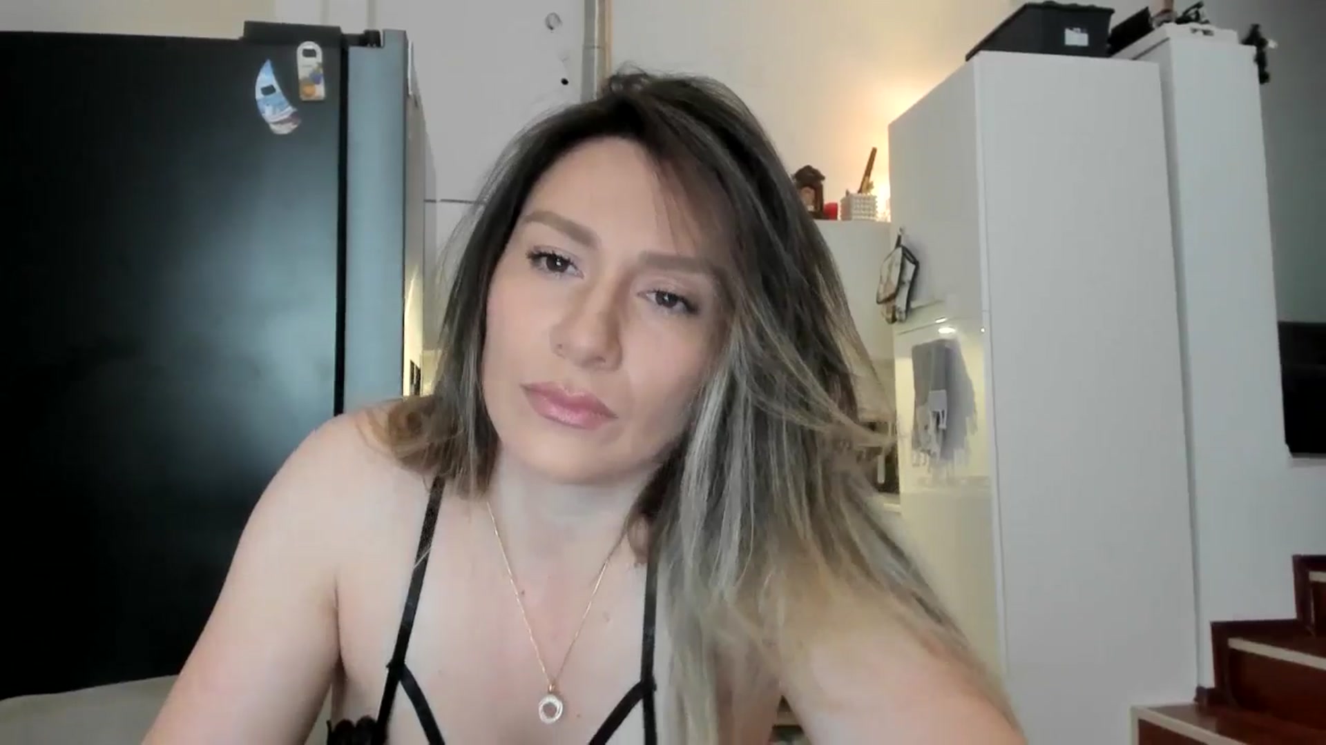 Gallery image thumbnail from ItsEvie's myfreecams stream on, 03/08/2025, 24:01 image 17 of 20
