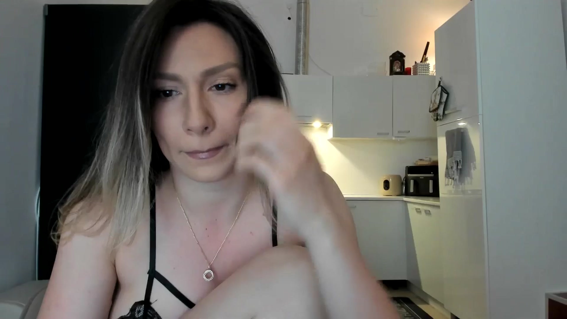 Gallery image thumbnail from ItsEvie's myfreecams stream on, 03/08/2025, 24:01 image 14 of 20