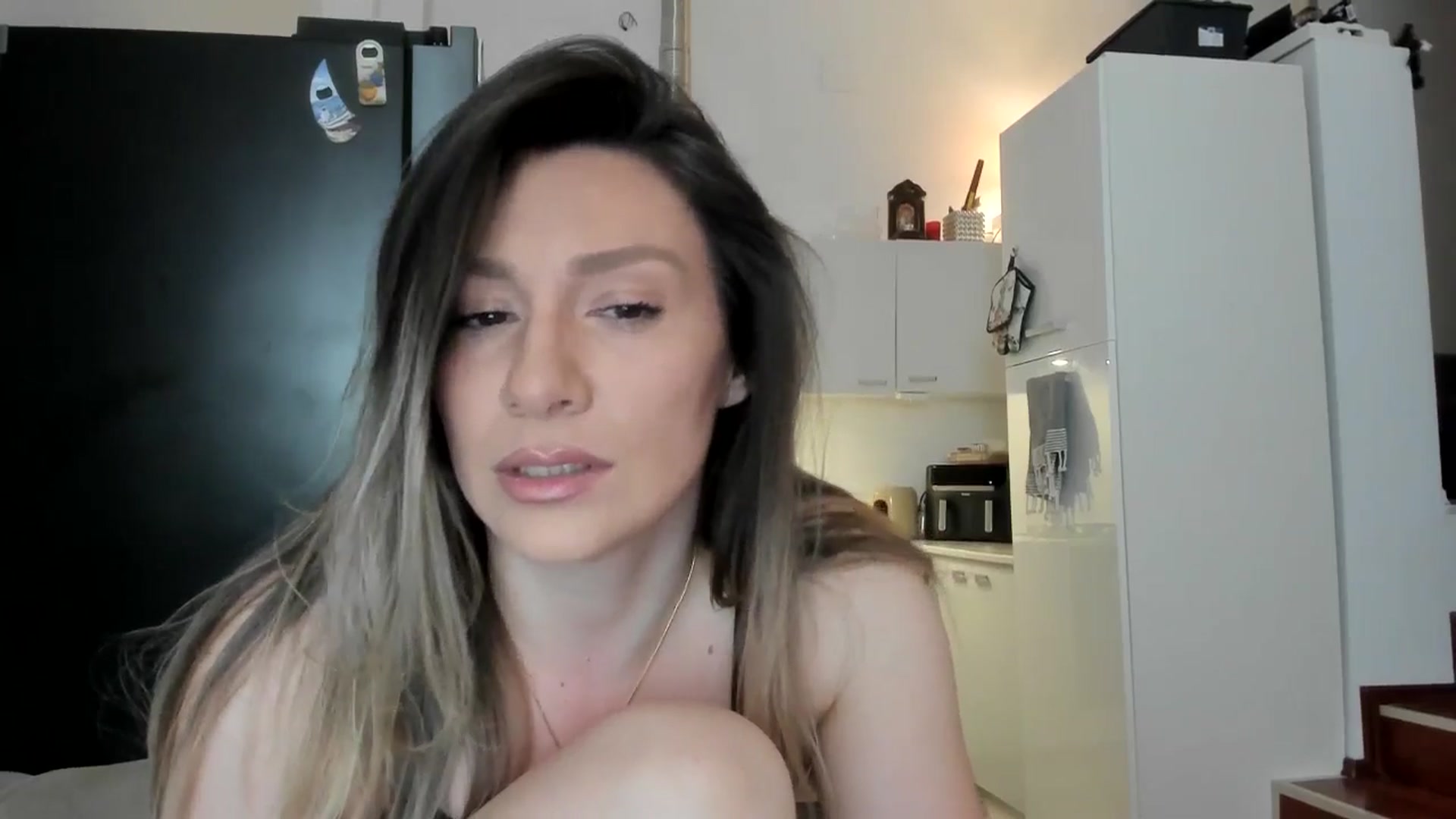 Gallery image thumbnail from ItsEvie's myfreecams stream on, 03/08/2025, 24:01 image 19 of 20