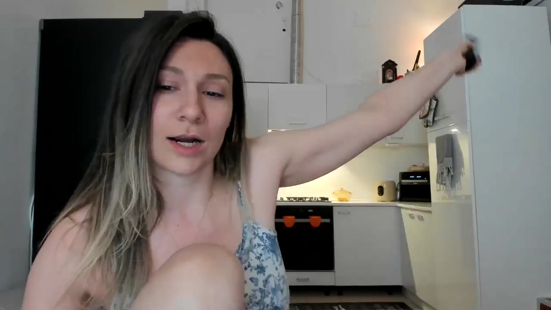 Gallery image thumbnail from ItsEvie's myfreecams stream on, 03/08/2025, 21:25 image 3 of 20