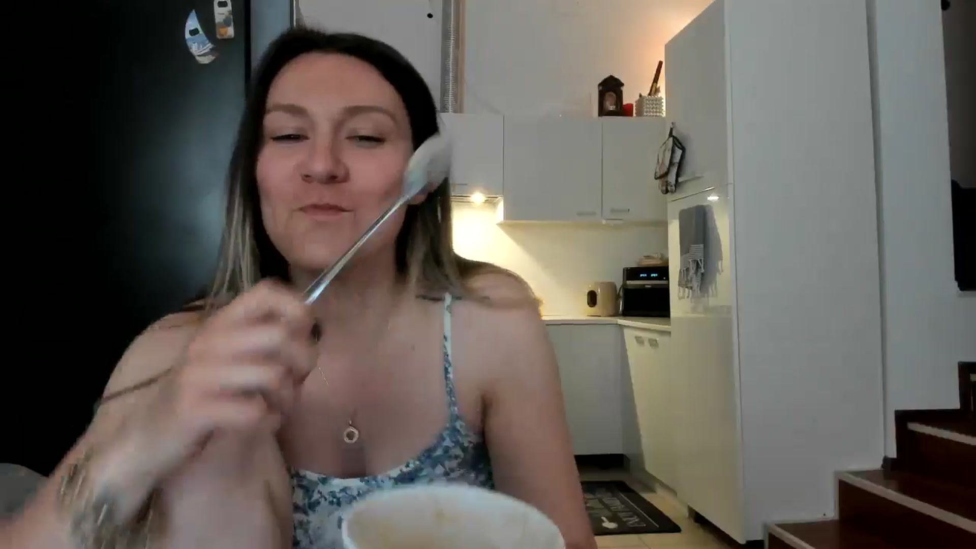 Gallery image thumbnail from ItsEvie's myfreecams stream on, 03/08/2025, 21:25 image 17 of 20