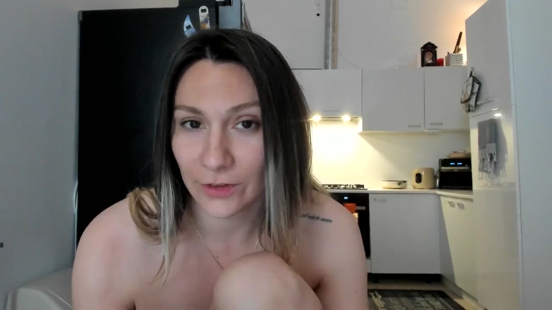 Gallery image thumbnail from ItsEvie's myfreecams stream on, 03/09/2025, 24:04 image 8 of 20