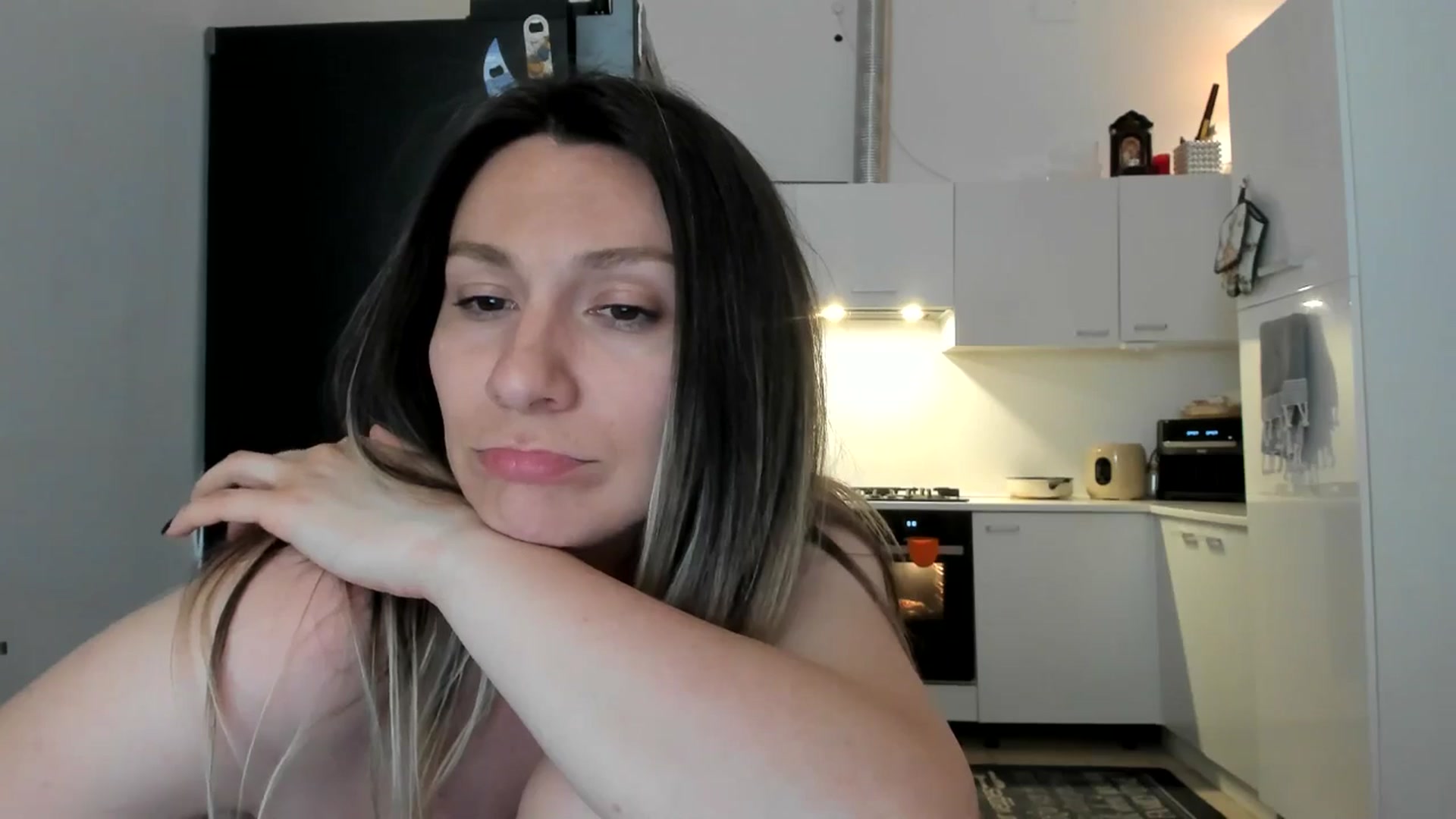 Gallery image thumbnail from ItsEvie's myfreecams stream on, 03/09/2025, 24:04 image 14 of 20