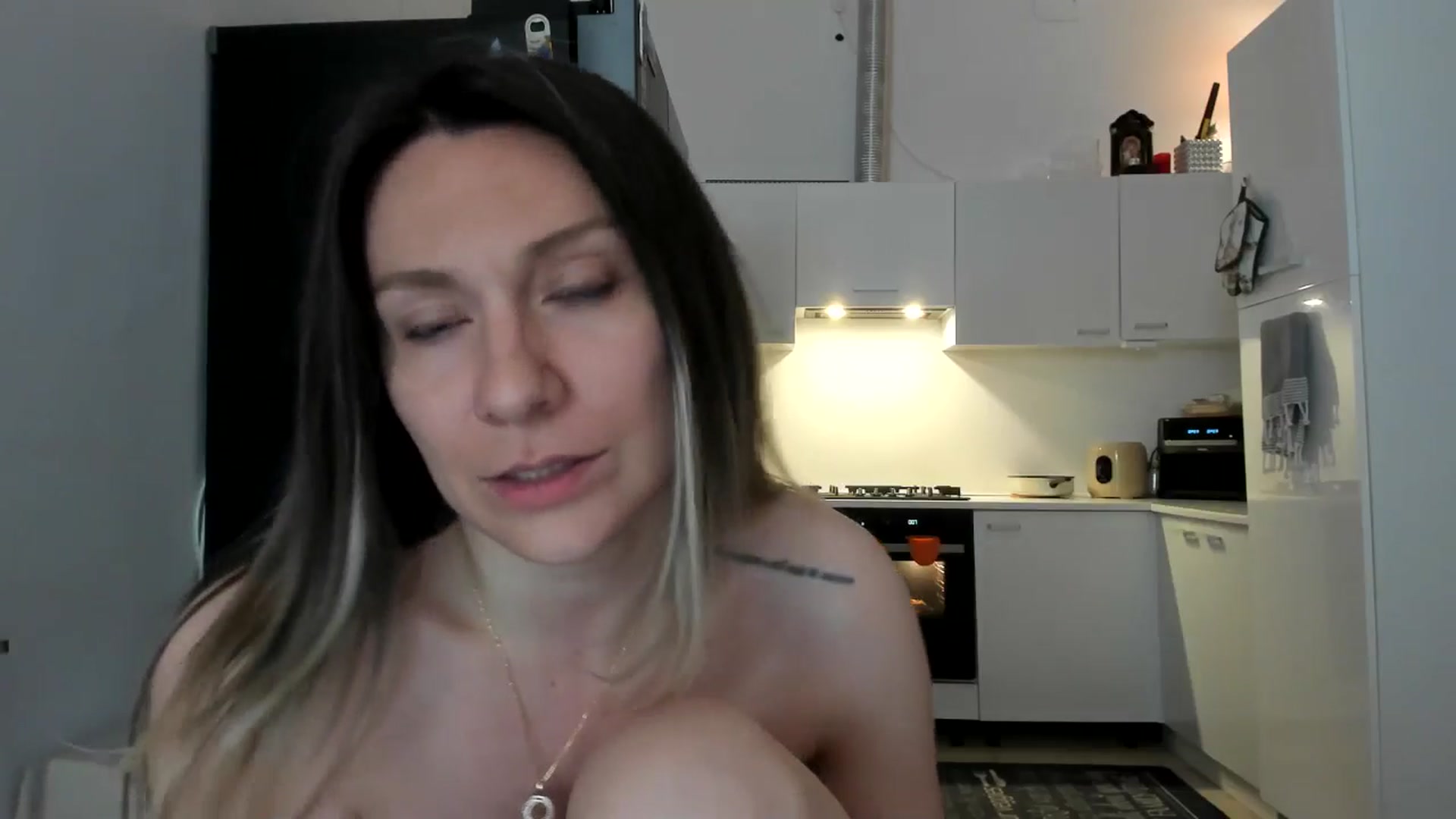 Gallery image thumbnail from ItsEvie's myfreecams stream on, 03/09/2025, 24:04 image 11 of 20