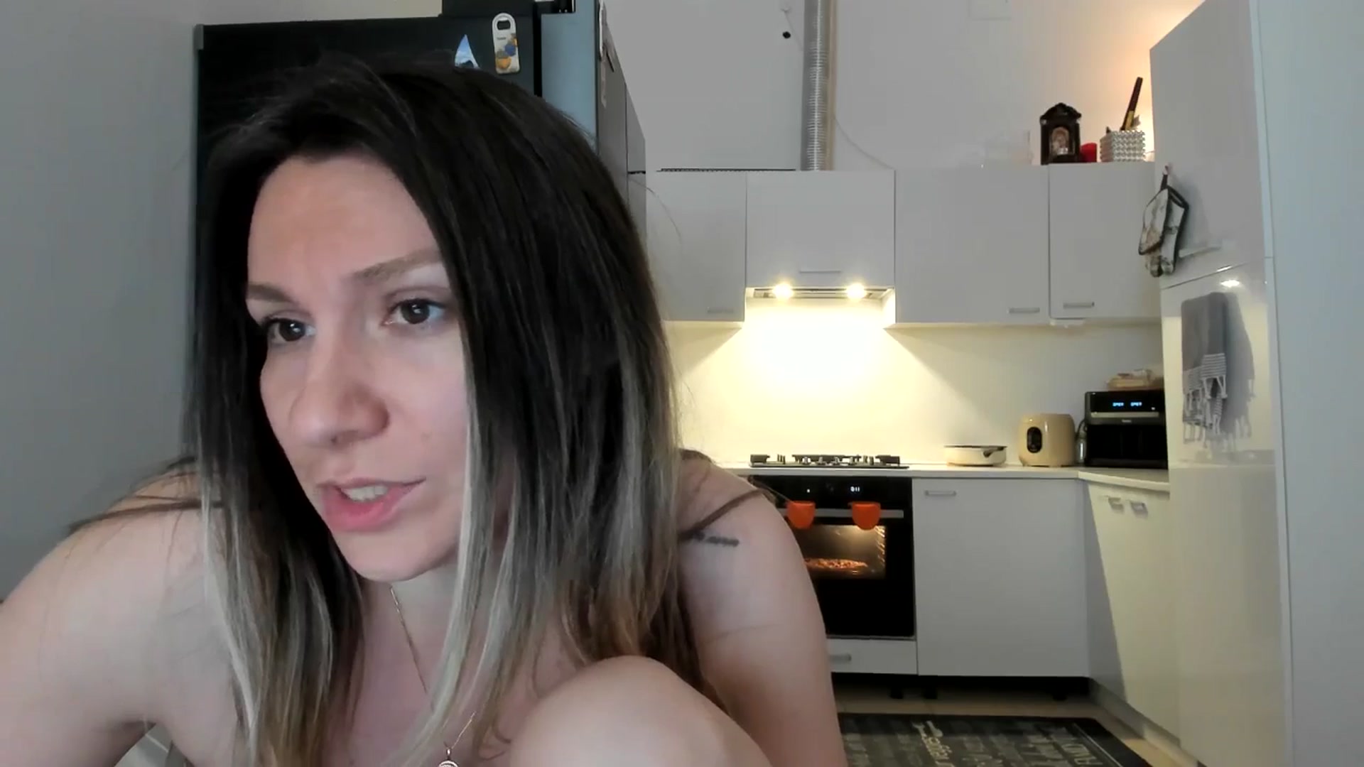 Gallery image thumbnail from ItsEvie's myfreecams stream on, 03/09/2025, 24:04 image 15 of 20