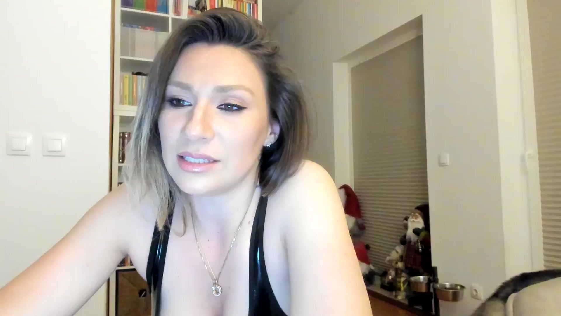 Gallery image thumbnail from ItsEvie's myfreecams stream on, 03/14/2025, 22:00 image 20 of 20