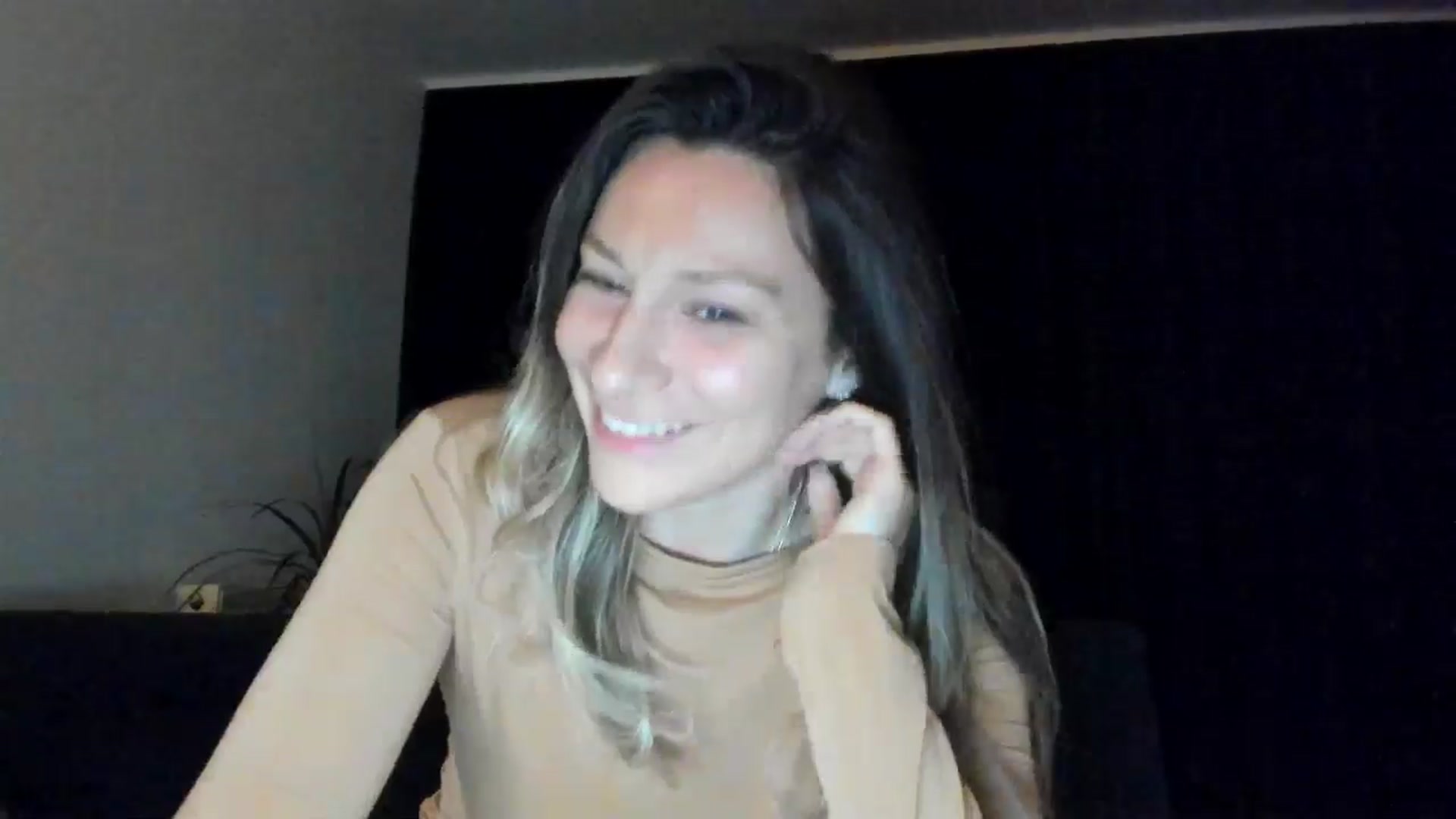 Gallery image thumbnail from ItsEvie's myfreecams stream on, 03/16/2025, 01:05 image 6 of 20