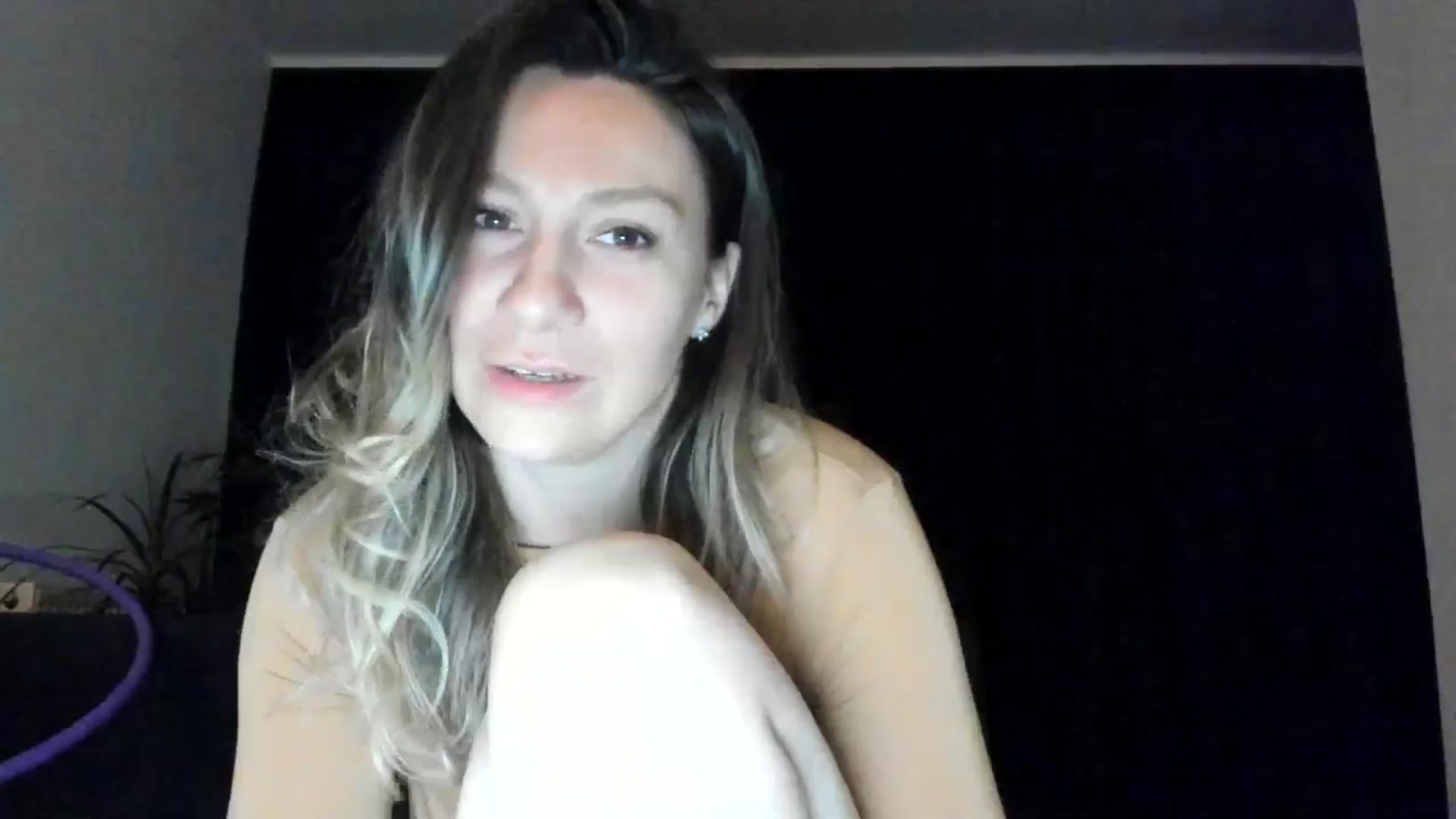 Gallery image thumbnail from ItsEvie's myfreecams stream on, 03/16/2025, 01:05 image 13 of 20