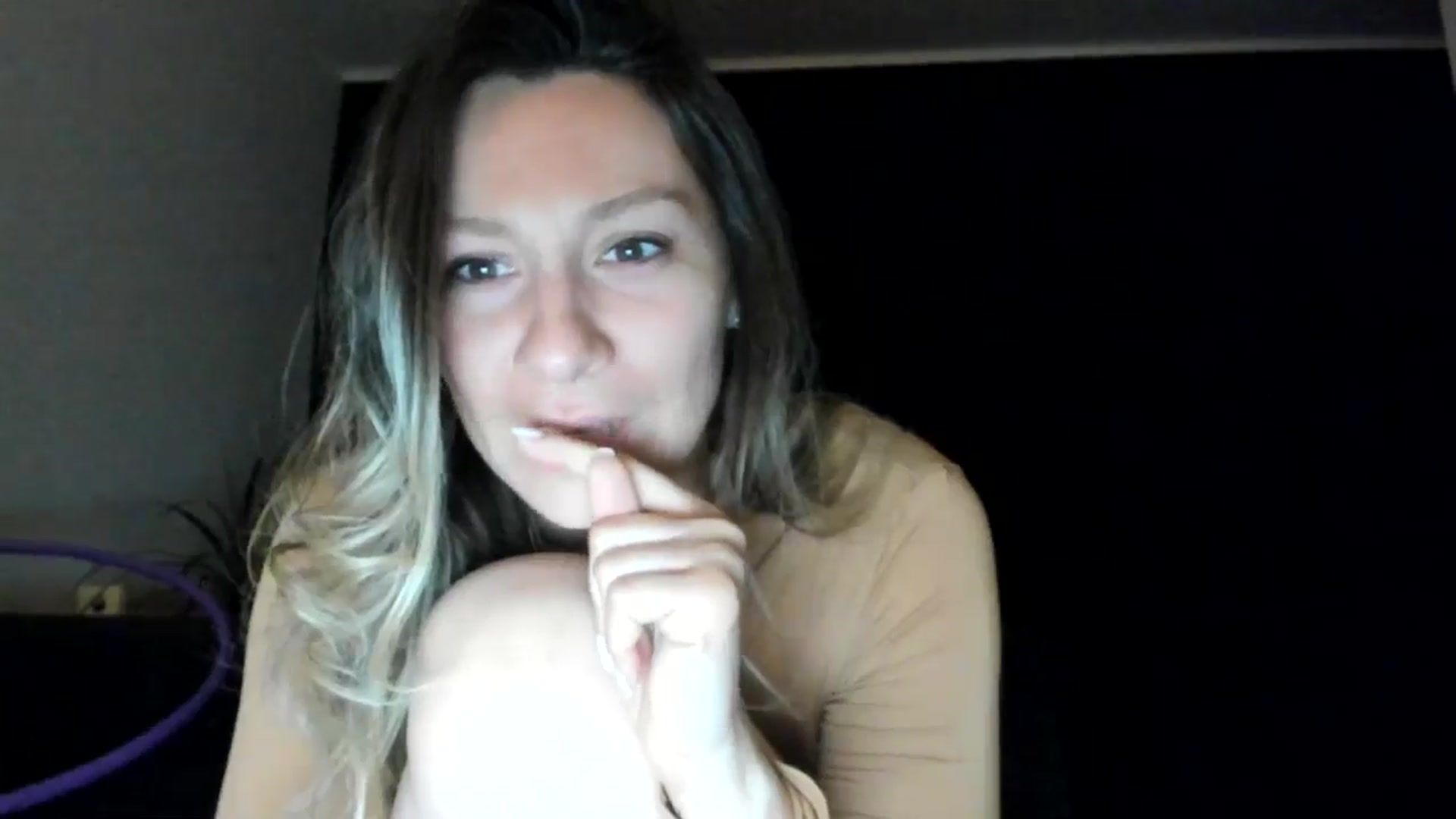 Gallery image thumbnail from ItsEvie's myfreecams stream on, 03/16/2025, 01:05 image 10 of 20