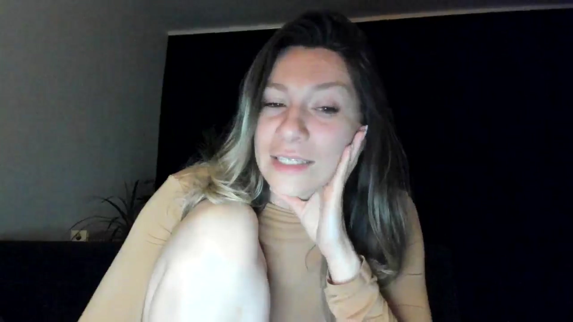 Gallery image thumbnail from ItsEvie's myfreecams stream on, 03/16/2025, 01:05 image 5 of 20