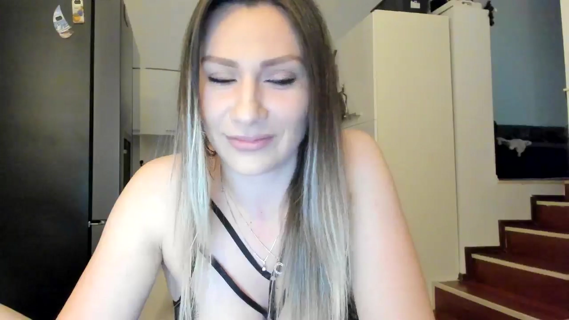Gallery image thumbnail from ItsEvie's myfreecams stream on, 03/18/2025, 01:09 image 4 of 20