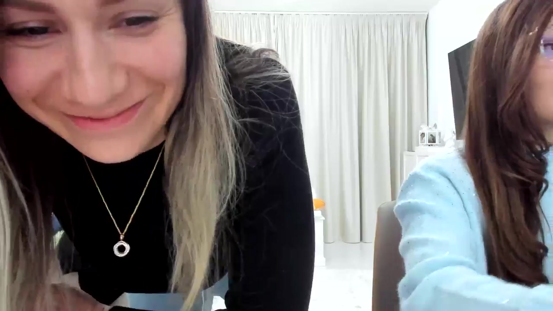 Gallery image thumbnail from ItsEvie's myfreecams stream on, 03/19/2025, 20:59 image 15 of 20