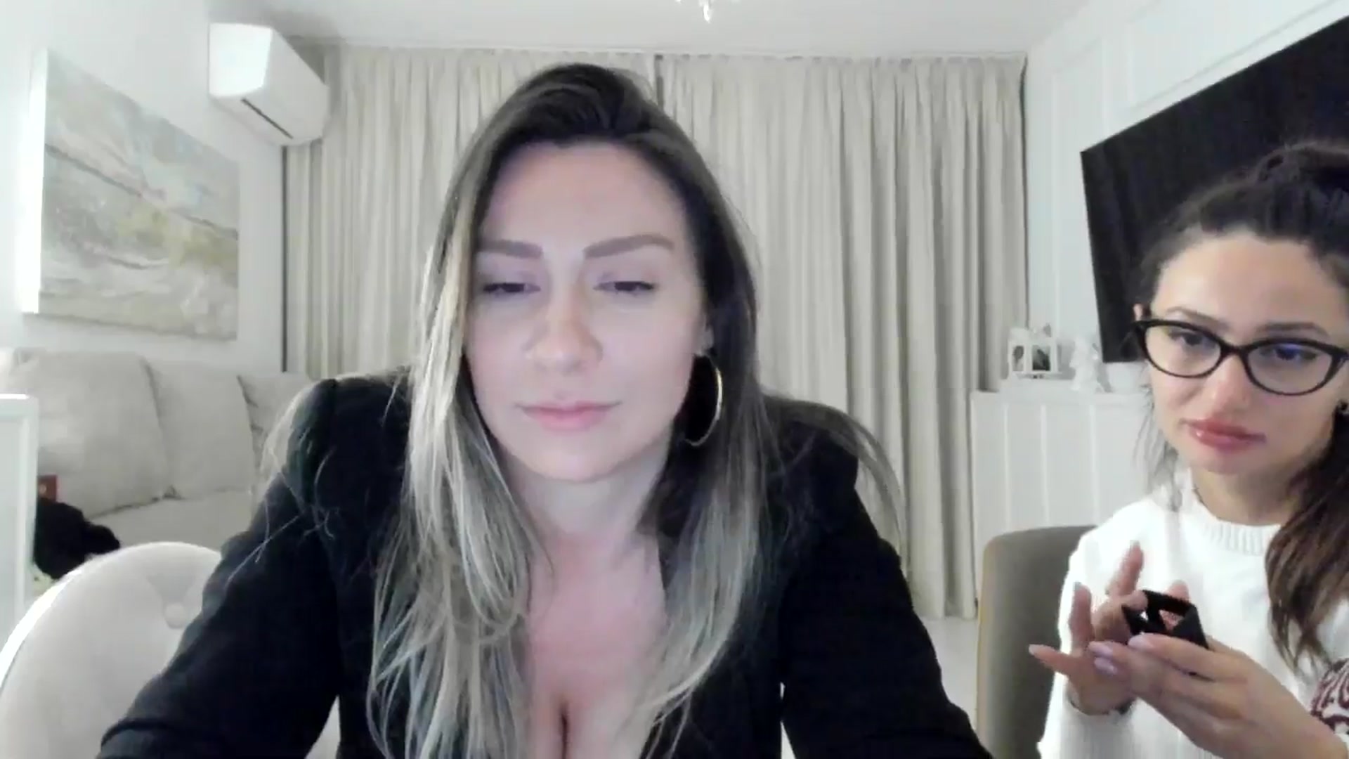 Gallery image thumbnail from ItsEvie's myfreecams stream on, 03/23/2025, 01:38 image 13 of 20
