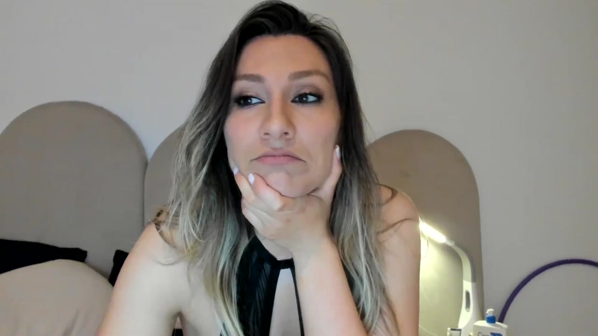 Gallery image thumbnail from ItsEvie's myfreecams stream on, 03/30/2025, 24:37 image 4 of 20