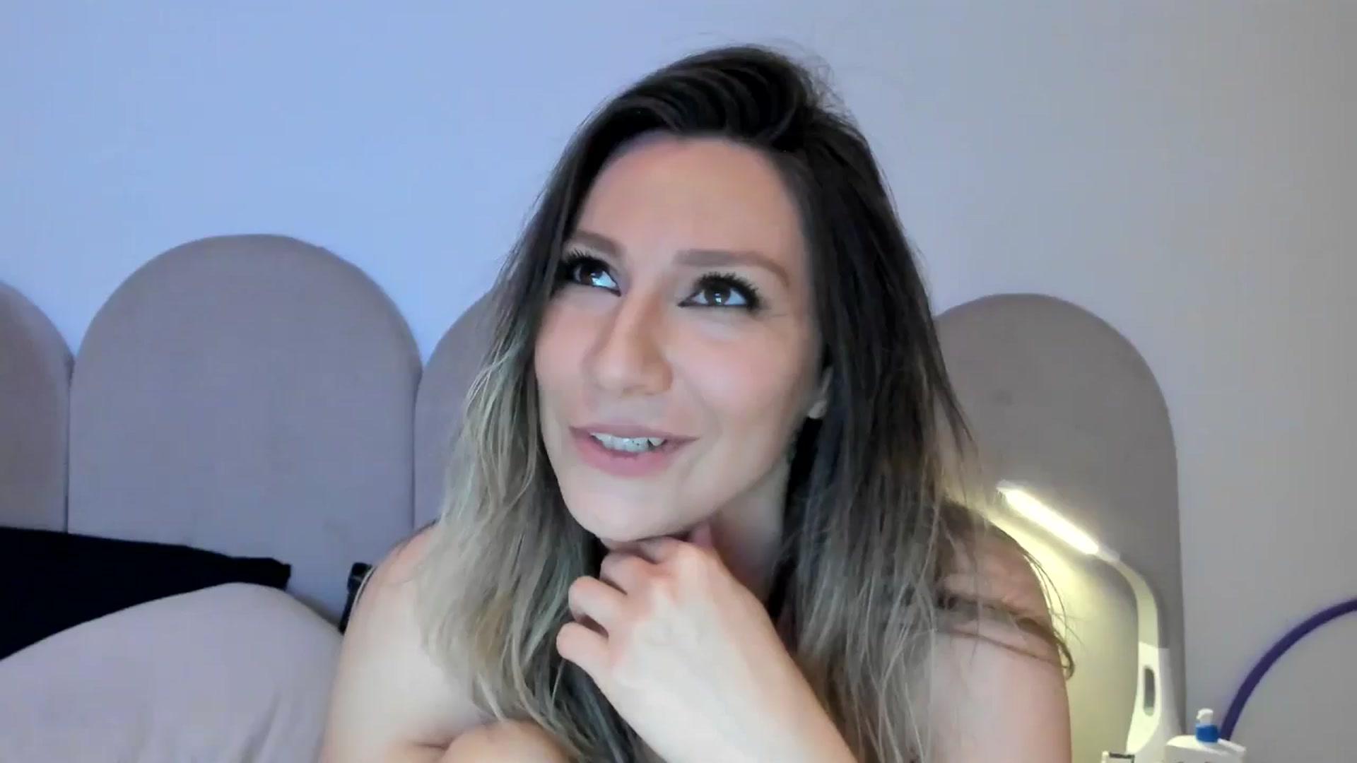 Gallery image thumbnail from ItsEvie's myfreecams stream on, 03/30/2025, 24:37 image 1 of 20