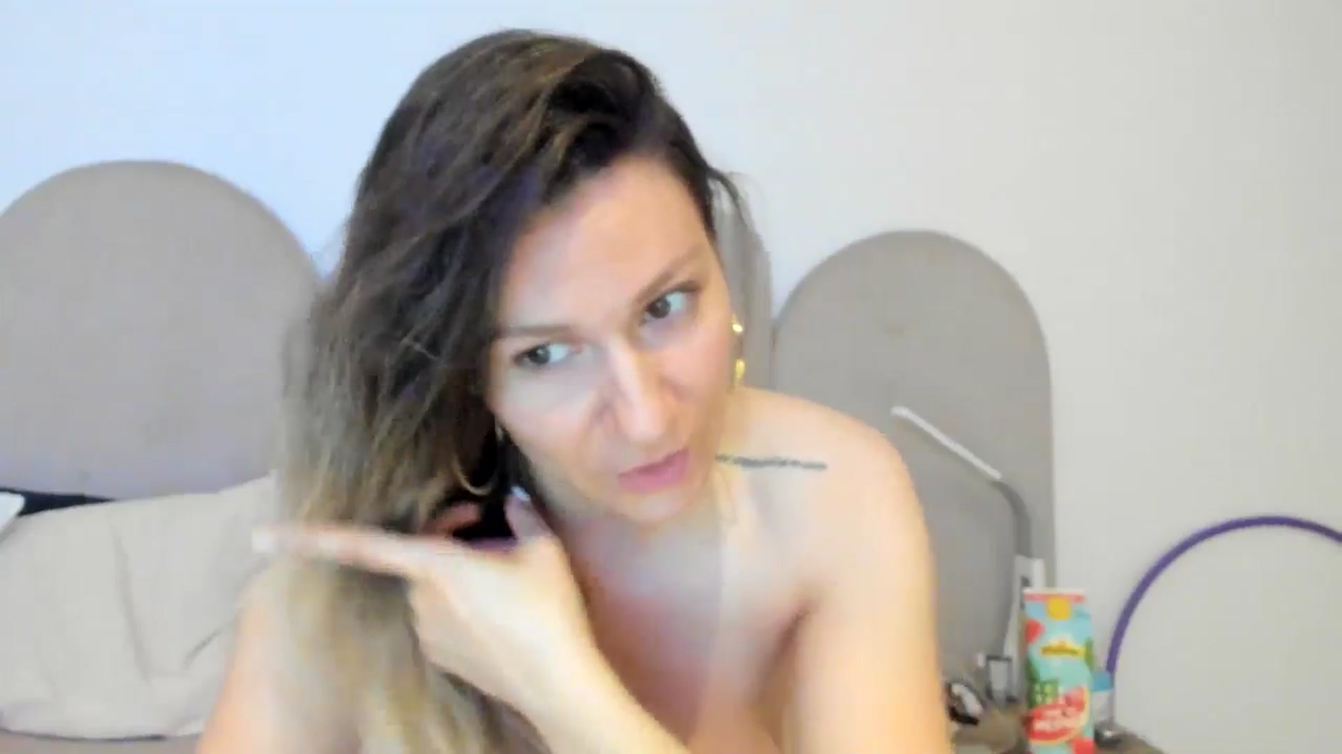 Gallery image thumbnail from ItsEvie's myfreecams stream on, 03/30/2025, 23:22 image 15 of 20