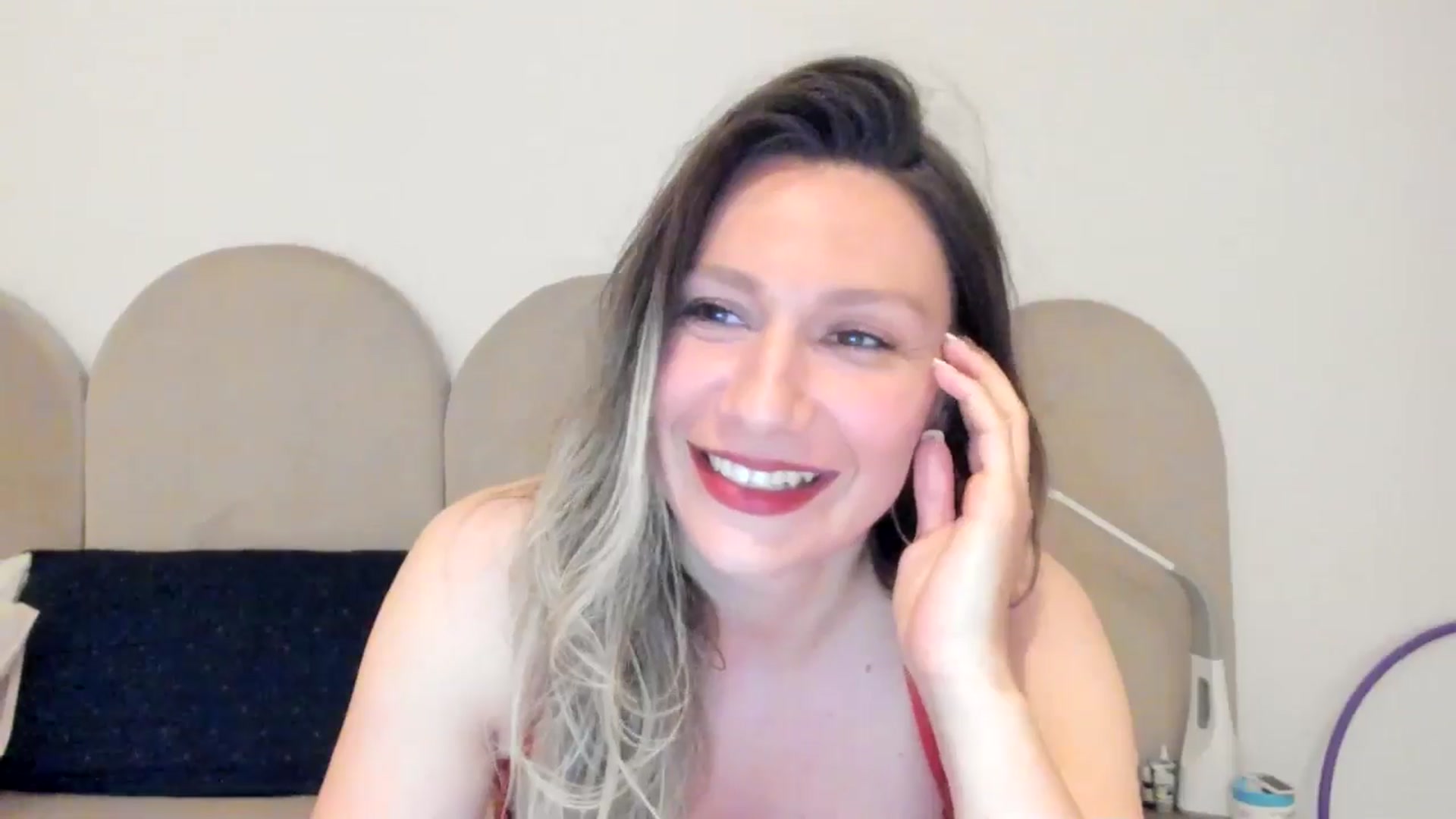 Gallery image thumbnail from ItsEvie's myfreecams stream on, 04/01/2025, 23:29 image 13 of 20